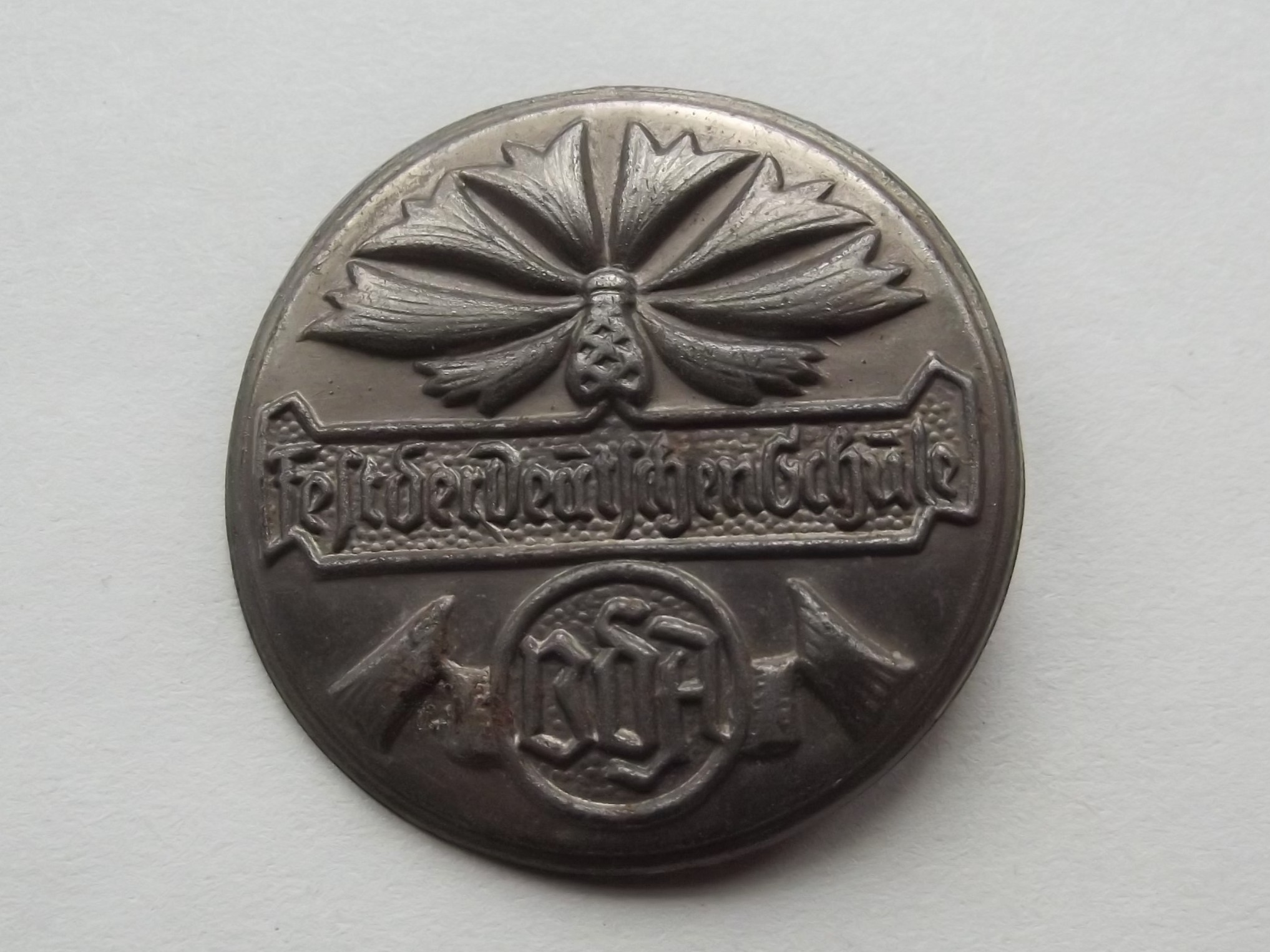 GERMAN FESTIVAL OF SCHOOLS TINNIE BADGE