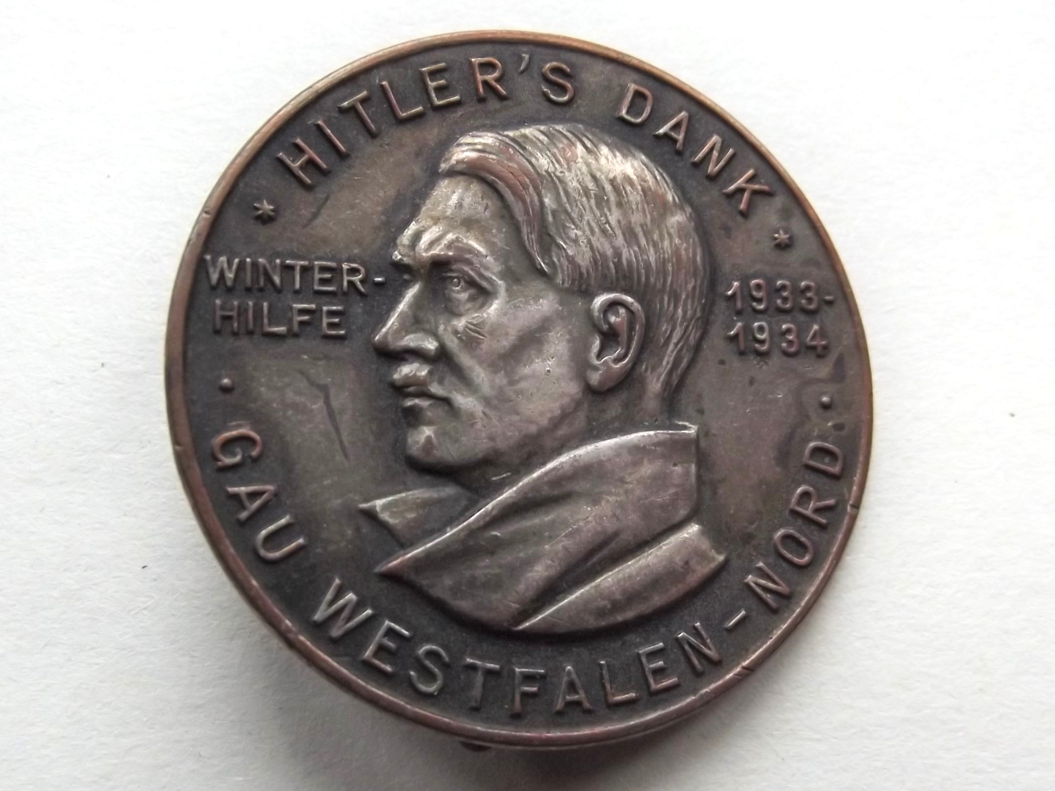 GERMAN HITLER'S GRATITUDE WINTER HELP BADGE 1933-34
