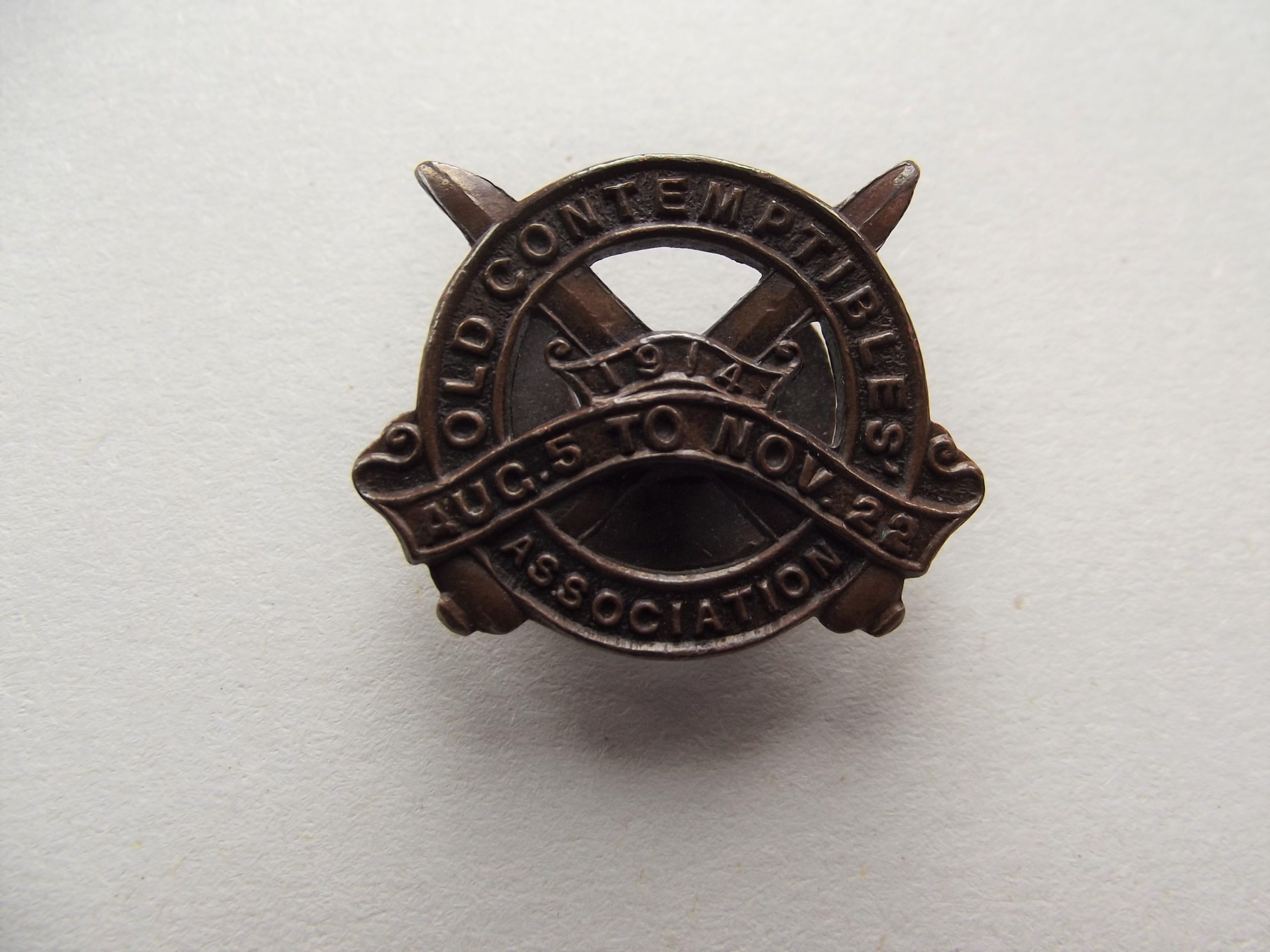 WW1 OLD CONTEMPTIBLE'S ASSOCIATION BADGE DATED 1914
