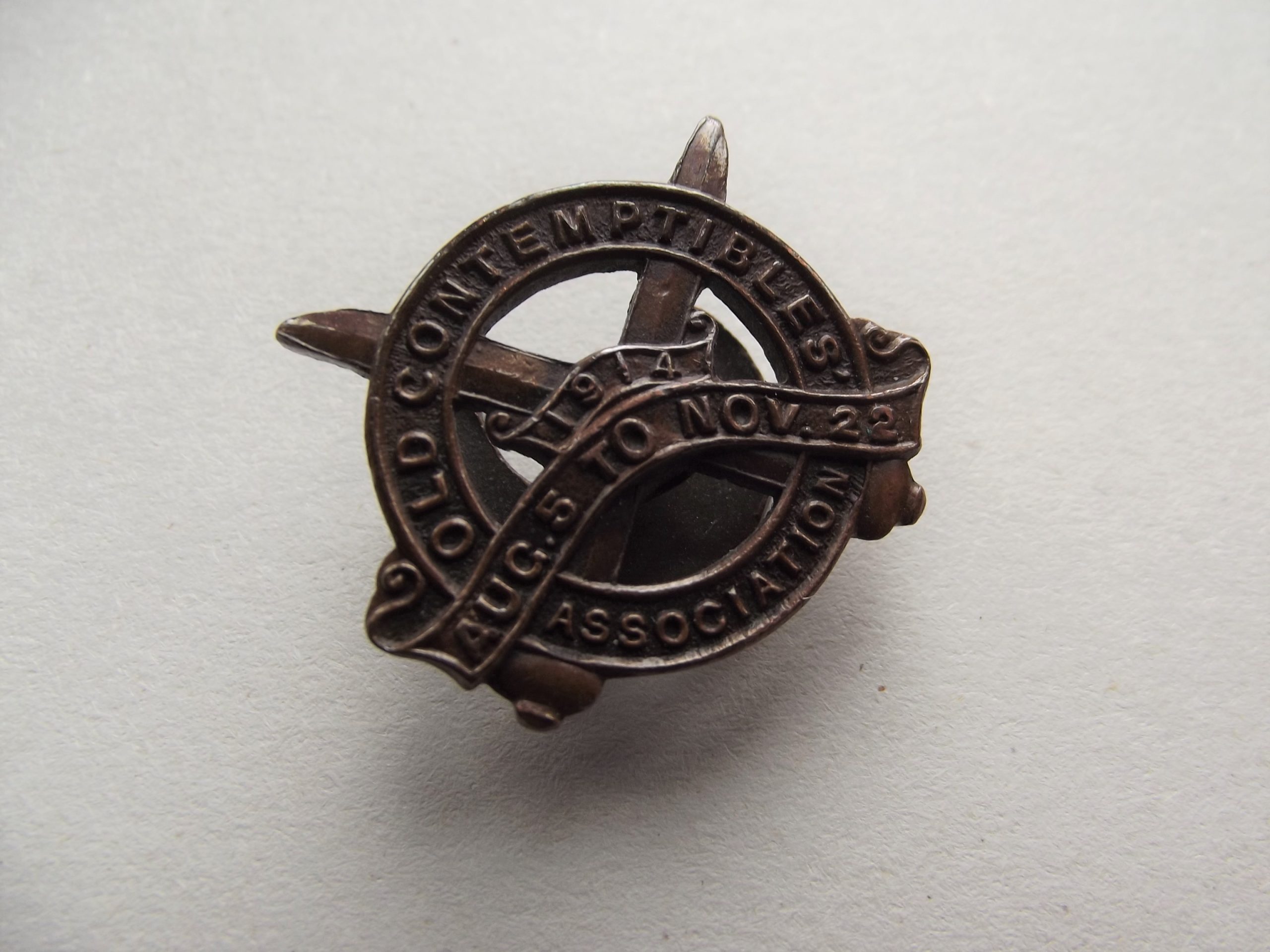WW1 OLD CONTEMPTIBLE'S ASSOCIATION BADGE DATED 1914