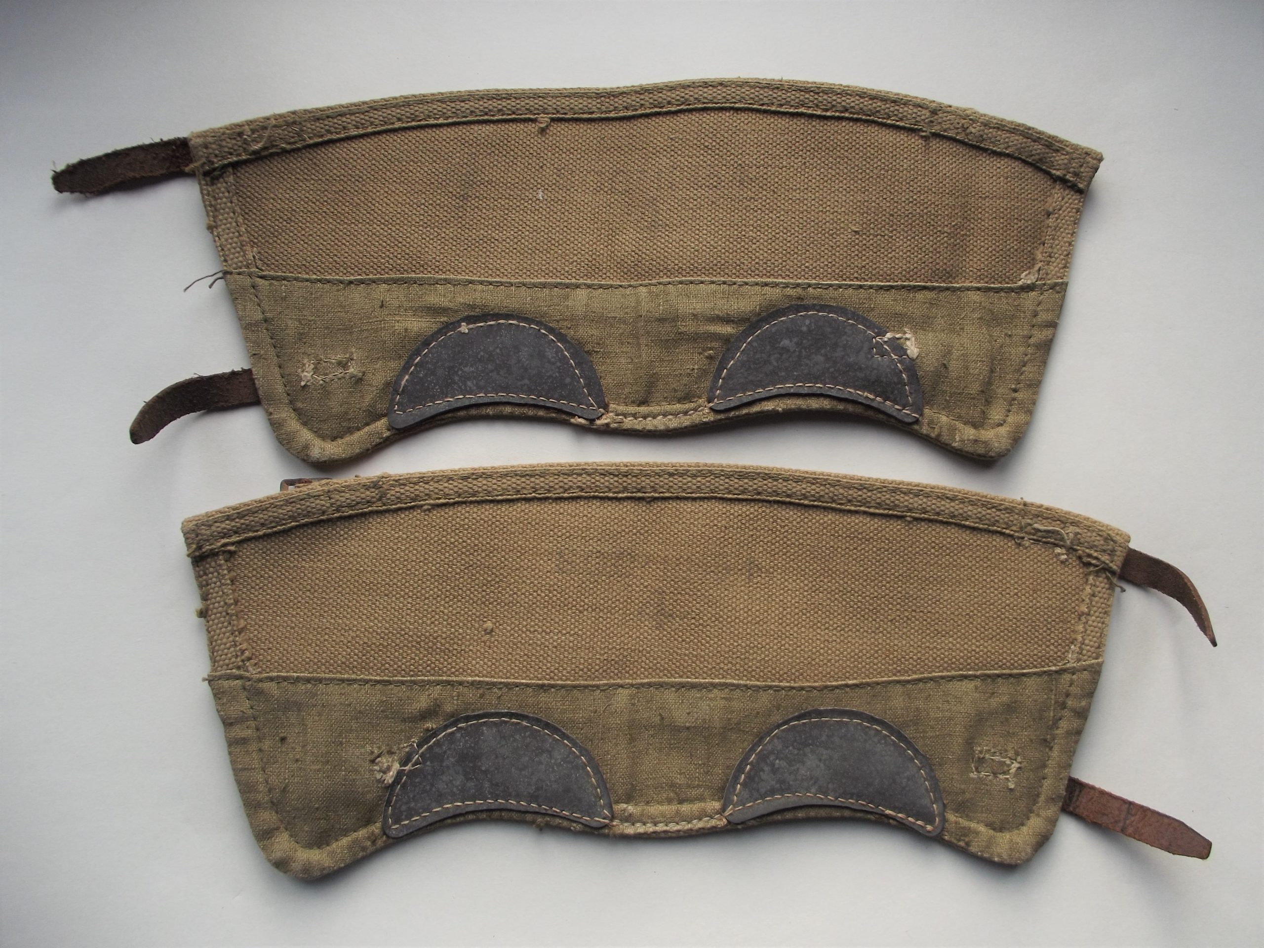 WW2 37 PTN WEBBING GAITERS DATED 1945 SIZE 4