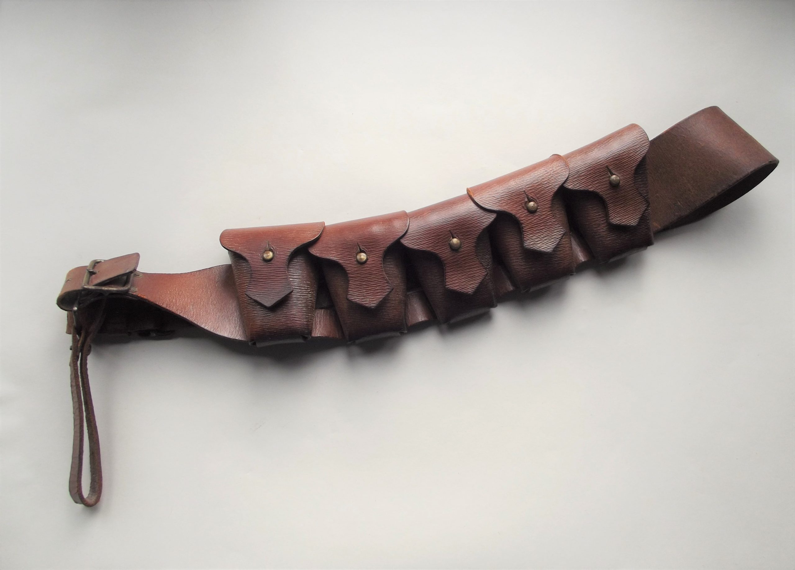WW1 BRITISH ARMY FIVE POCKET LEATHER BANDOLIER DATED 1914