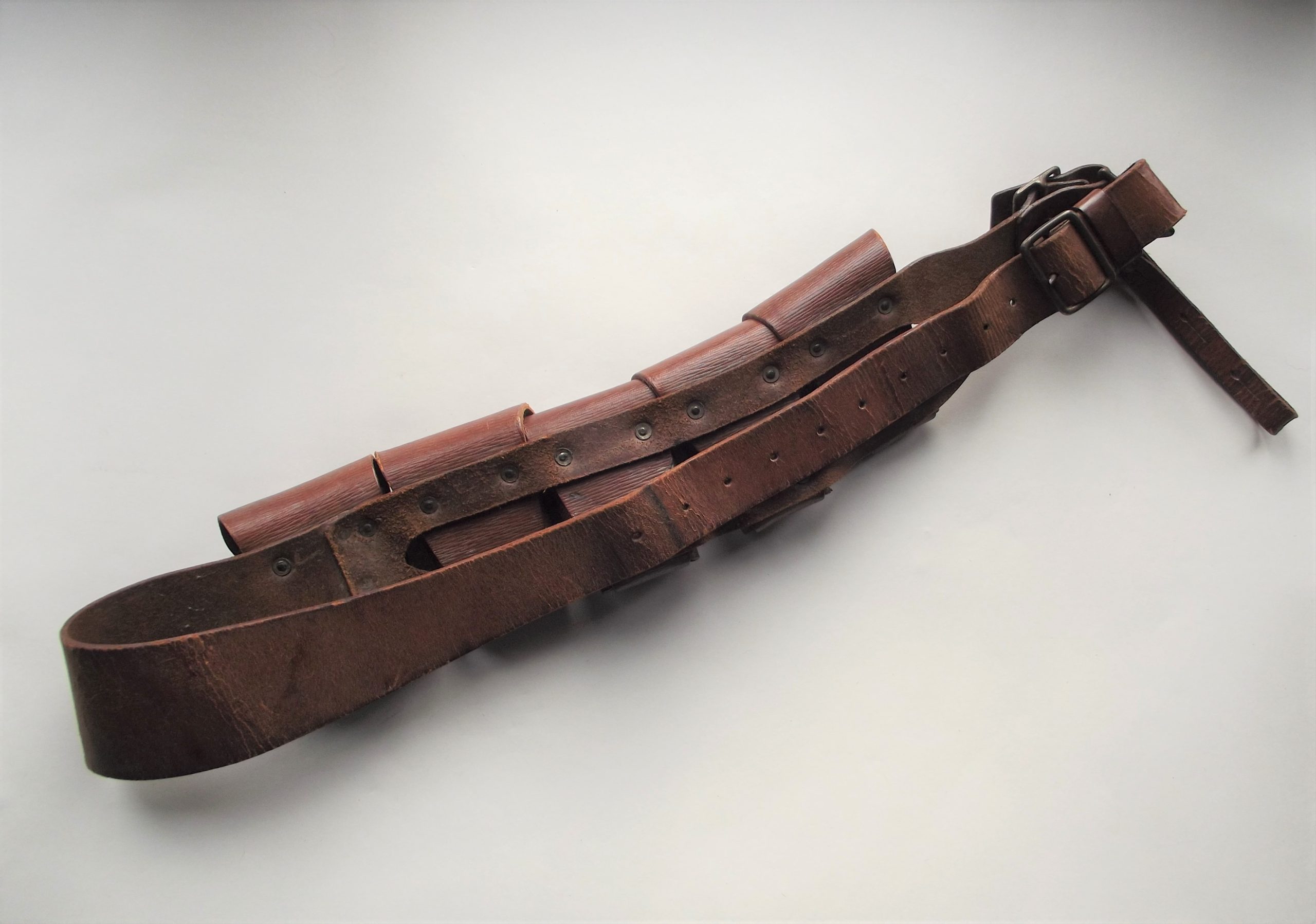 WW1 BRITISH ARMY FIVE POCKET LEATHER BANDOLIER DATED 1914