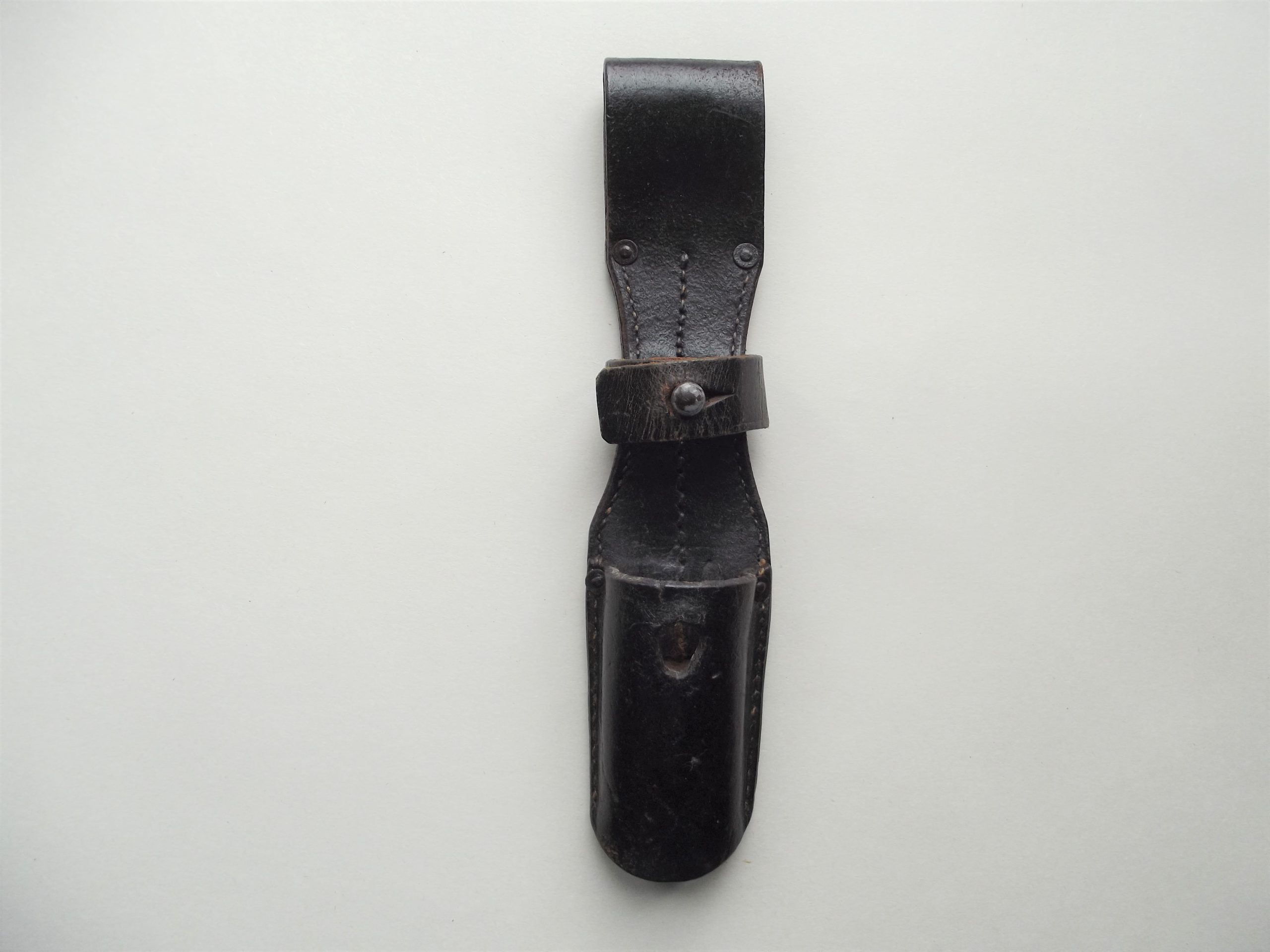 WW2 GERMAN LEATHER K98 BAYONET FROG KRIEGSMARINE DATED 1941