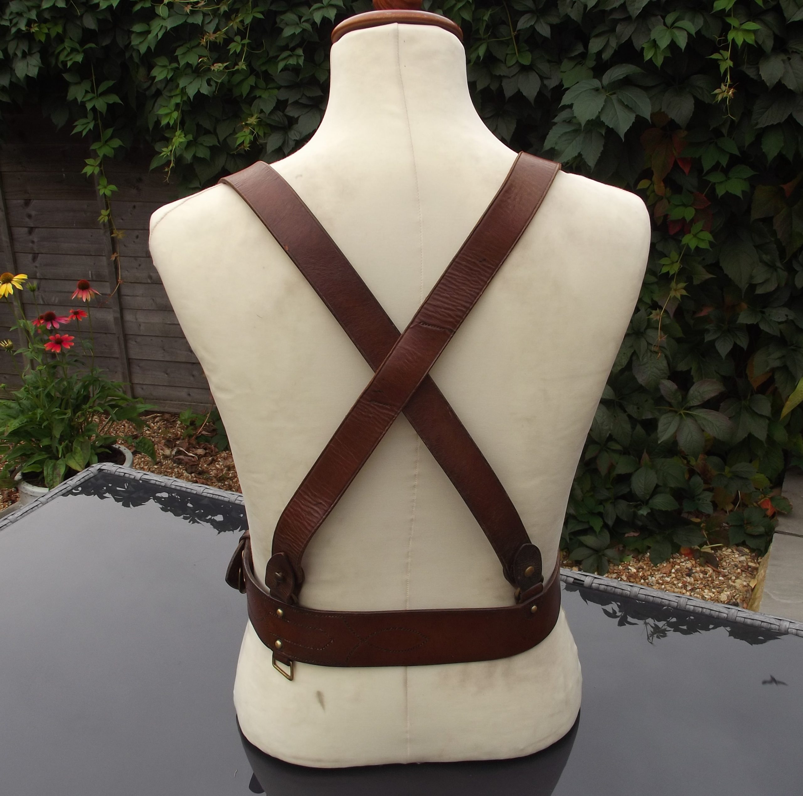 WW1 OFFICERS DOUBLE STRAP SAM BROWN SET DATED 1917