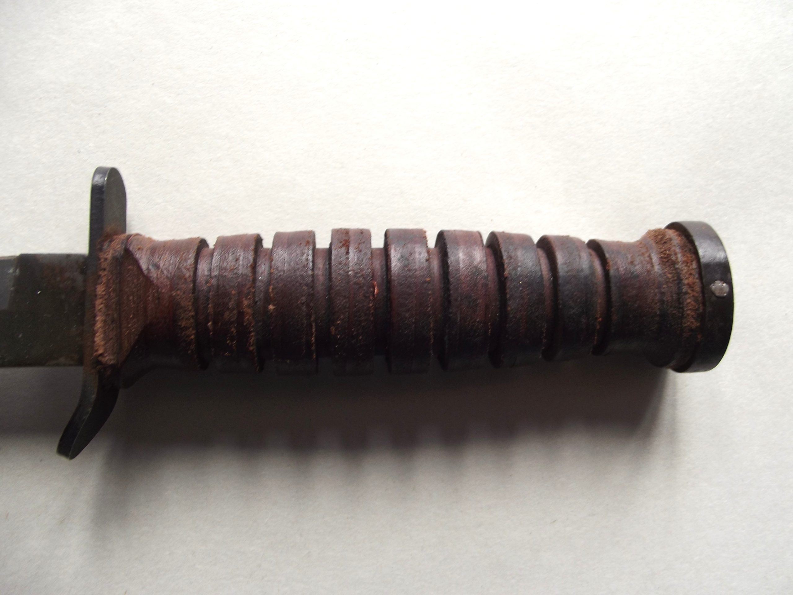 AMERICAN M3 FIGHTING KNIFE CAMILLUS & FIBRE SCABBARD