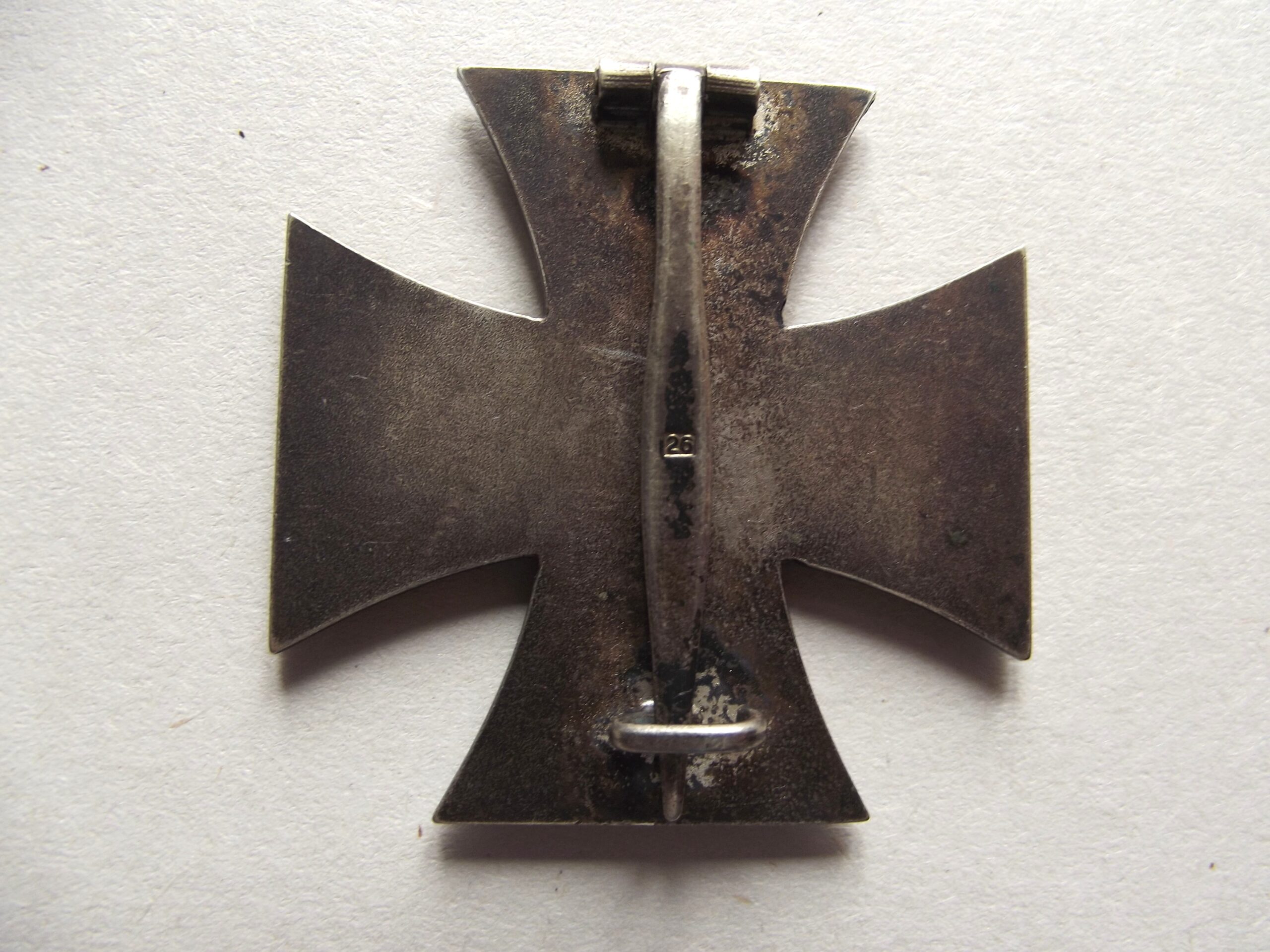 WW2 GERMAN 1ST CLASS IRON CROSS EK1 MAKER 26