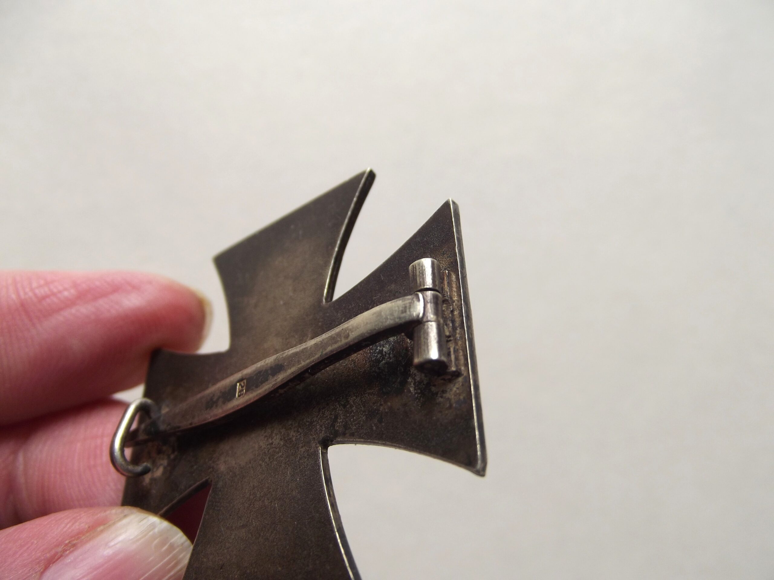 WW2 GERMAN 1ST CLASS IRON CROSS EK1 MAKER 26
