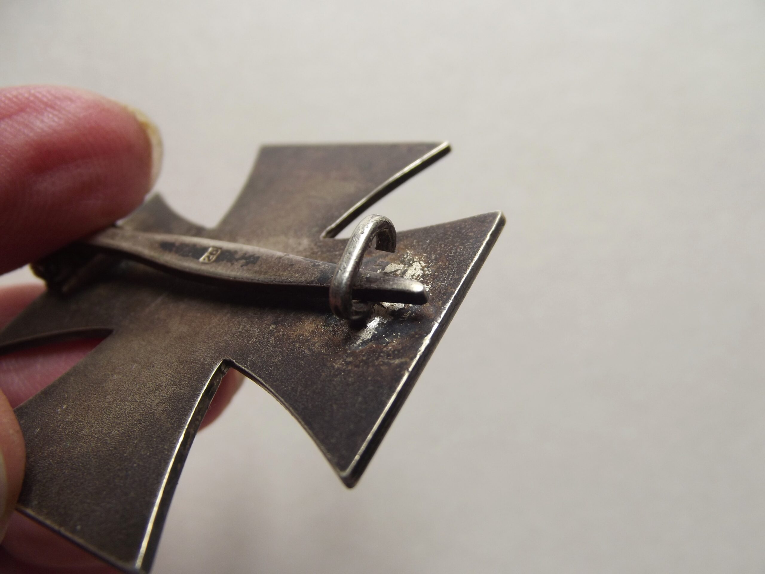 WW2 GERMAN 1ST CLASS IRON CROSS EK1 MAKER 26