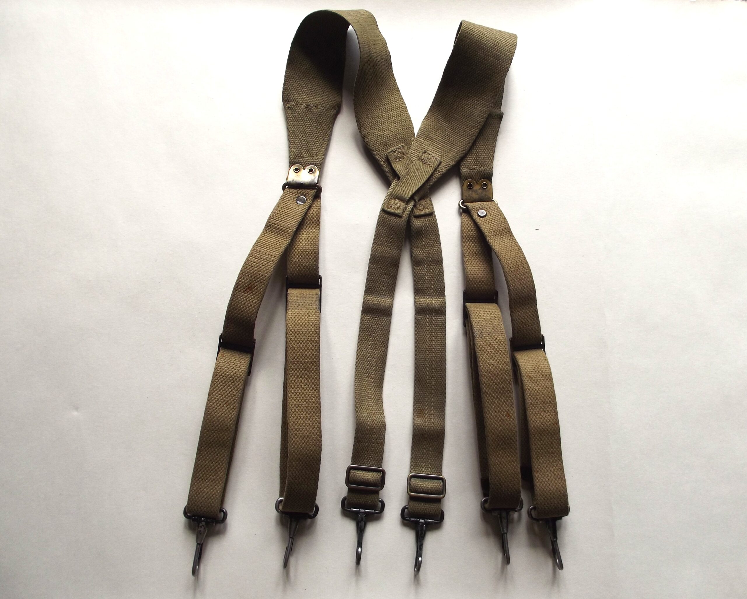 WW2 AMERICAN M1936 WEBBING SUSPENDERS DATED 1943