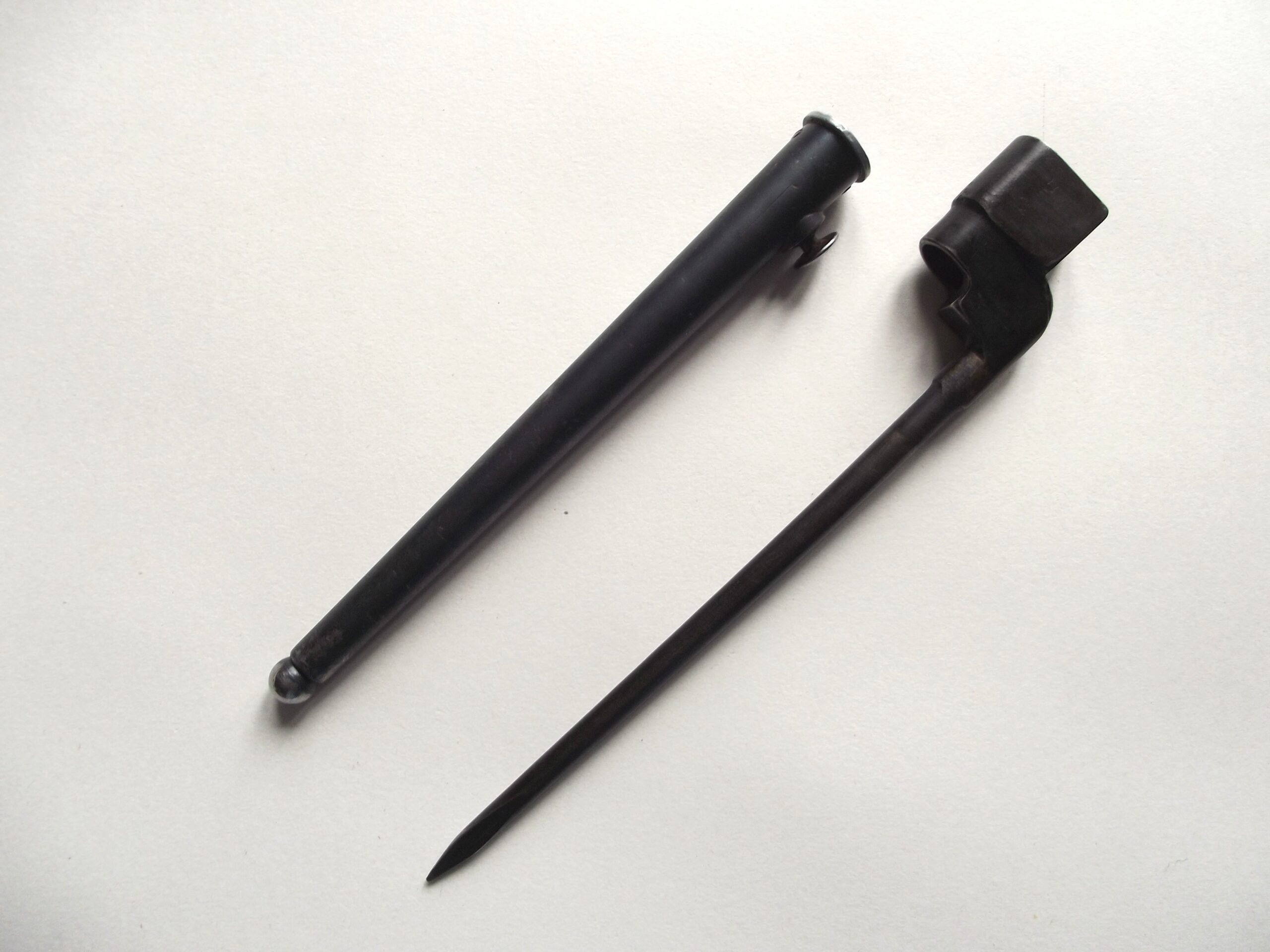 WW2 BRITISH ARMY LEE ENFIELD NO 4 MK II BAYONET & SCABBARD N67