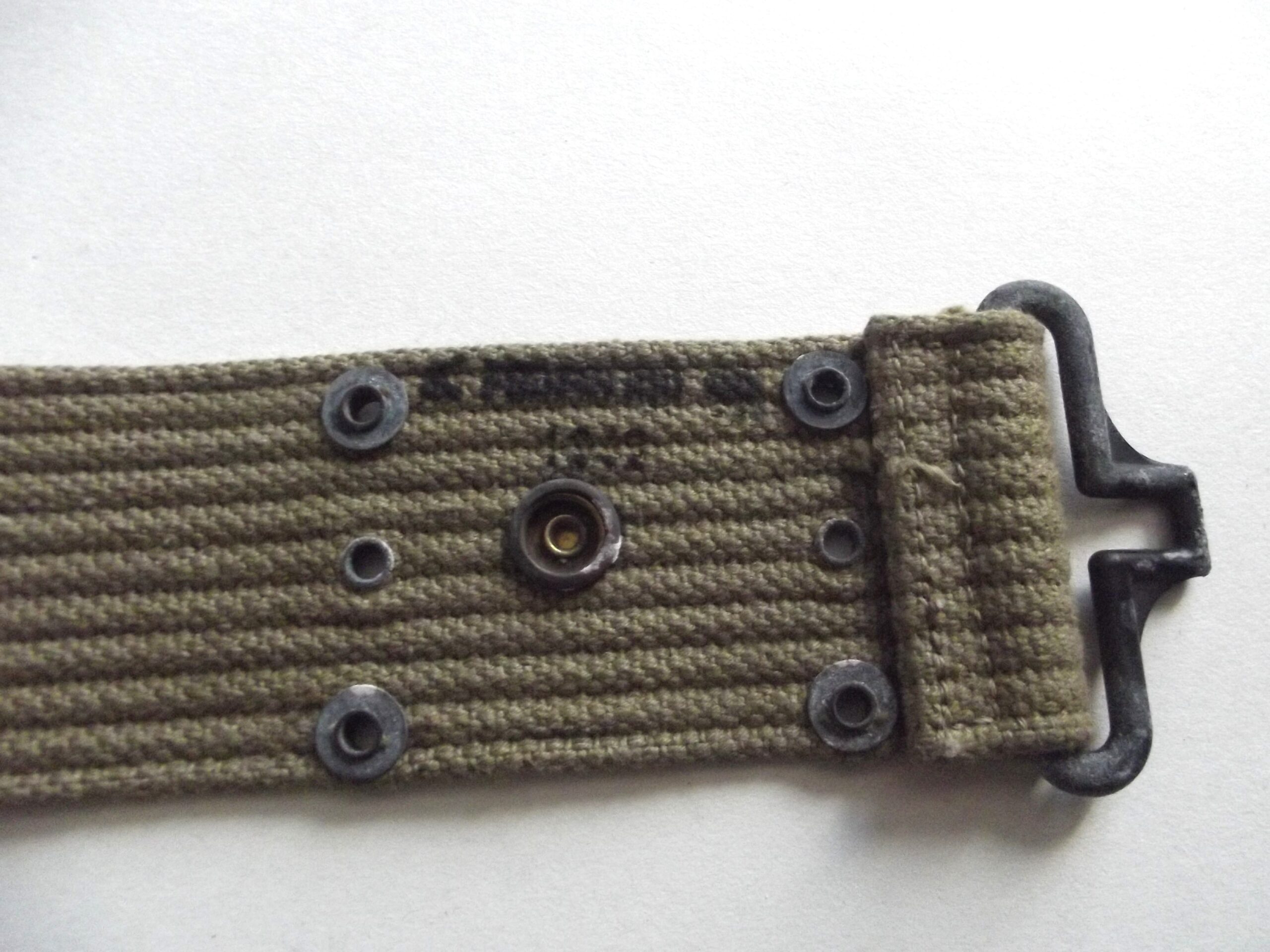 WW2 AMERICAN M1936 WEBBING BELT DATED 1942