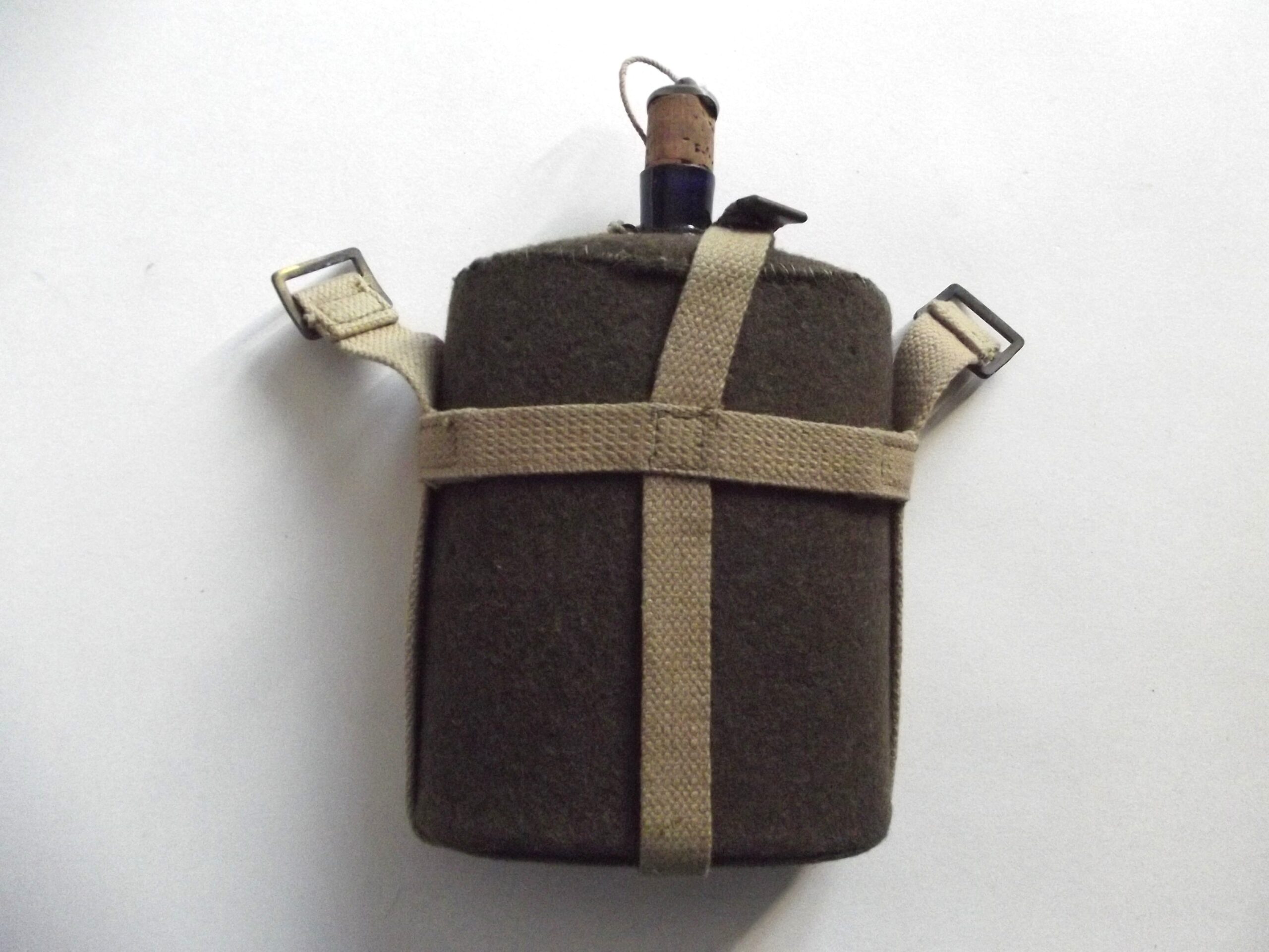 WW2 37 PTN WEBBING WATERBOTTLE CRADLE & BLUE ENAMEL WATERBOTTLE