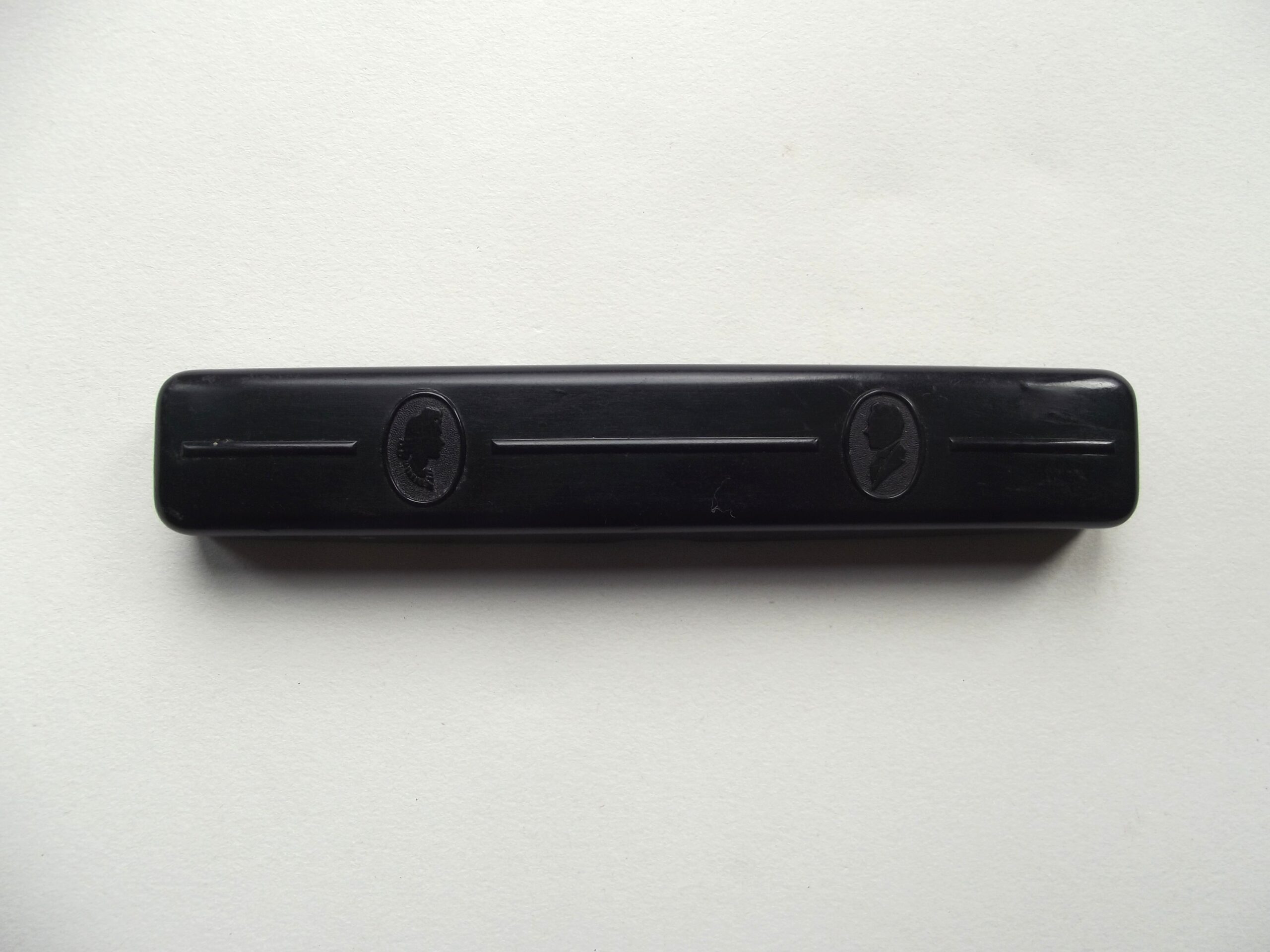 WW2 AMERICAN TOOTHBRUSH PLASTIC CONTAINER