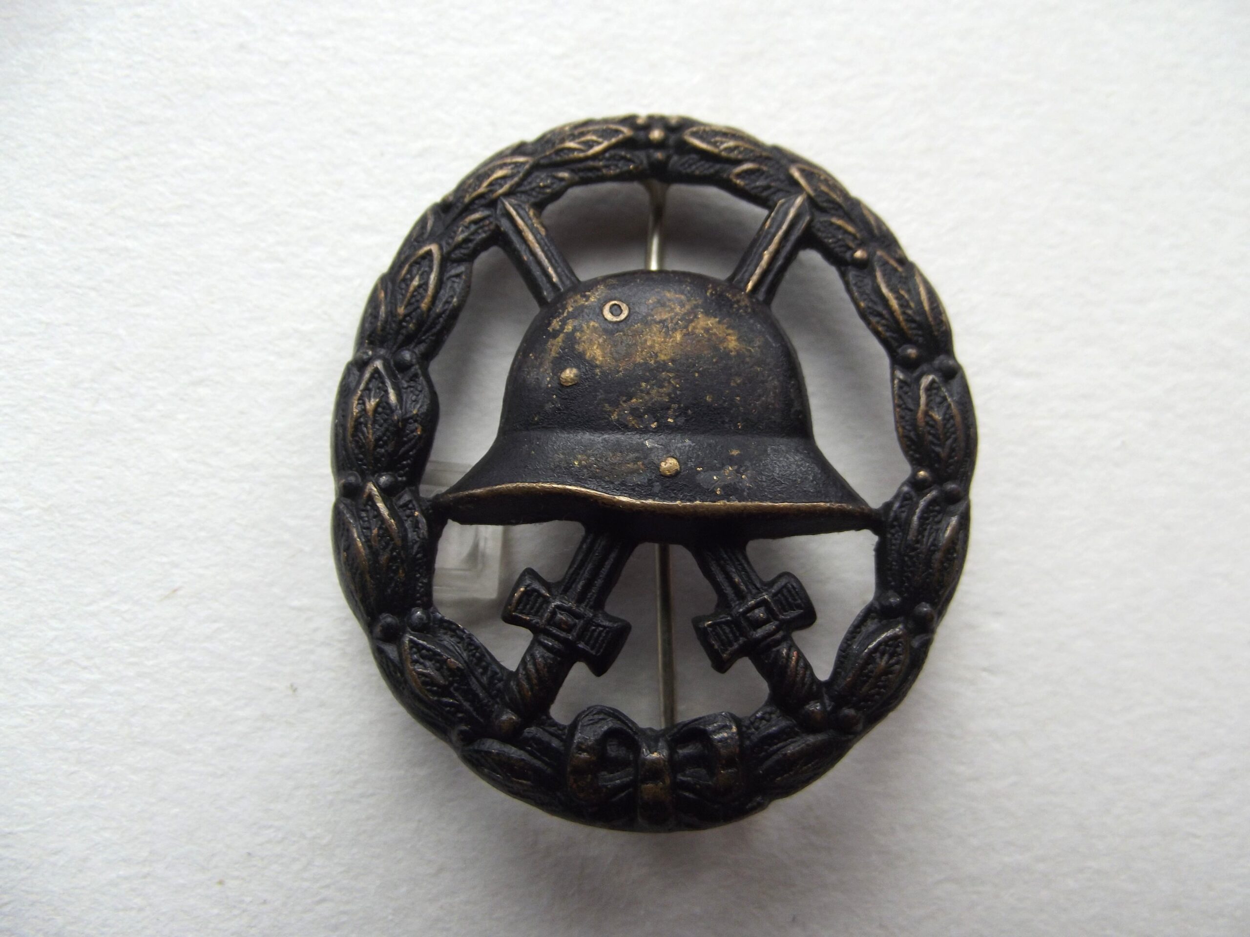 WW1 IMPERIAL GERMAN CUT OUT BLACK WOUND BADGE
