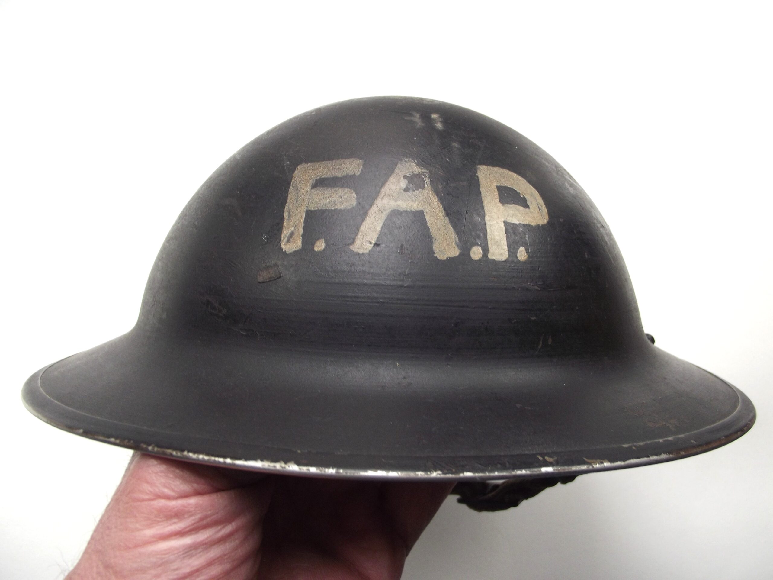 WW2 HOMEFRONT F.A.P STEEL HELMET DATED 1939