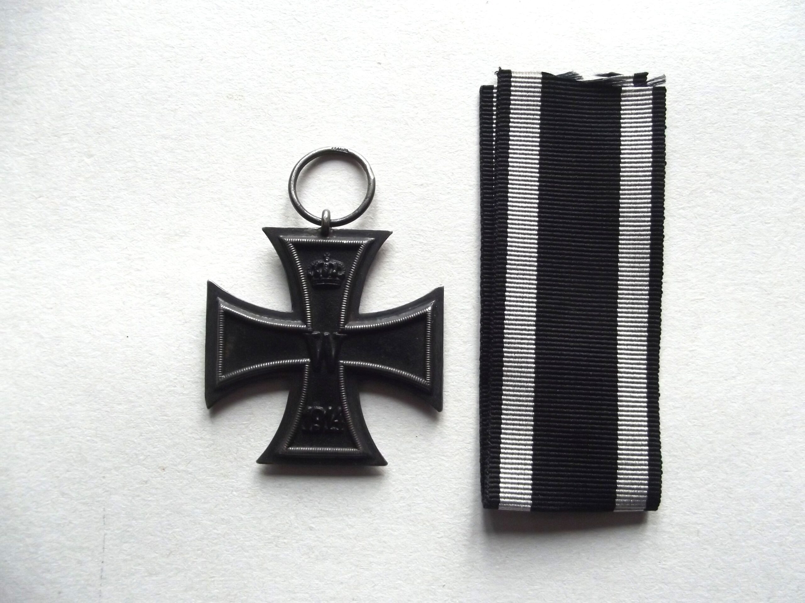 WW1 IMPERIAL GERMAN 2ND CLASS IRON CROSS & RIBBON