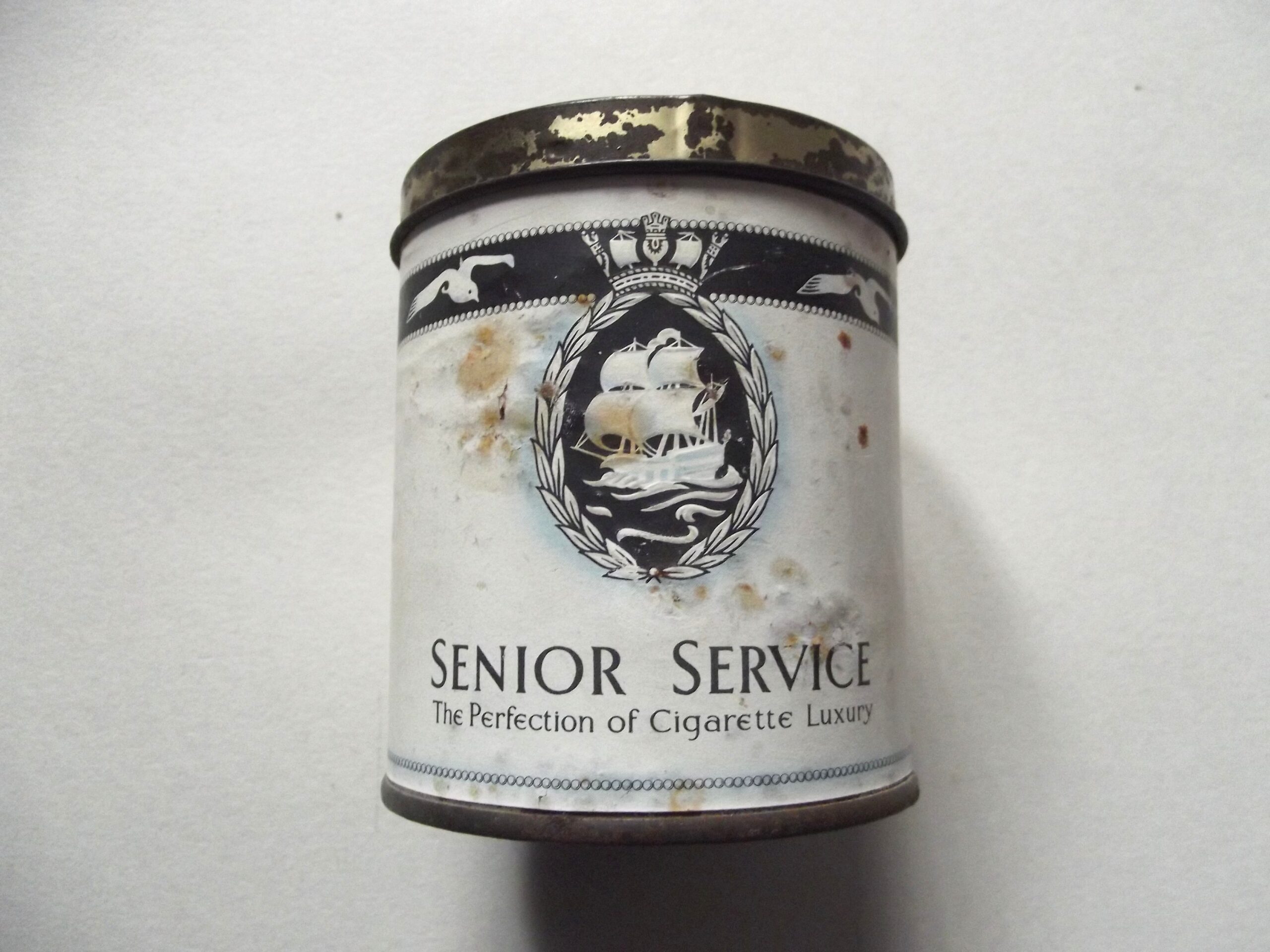 WW2 SENIOR SERVICE CIGARETTE TIN