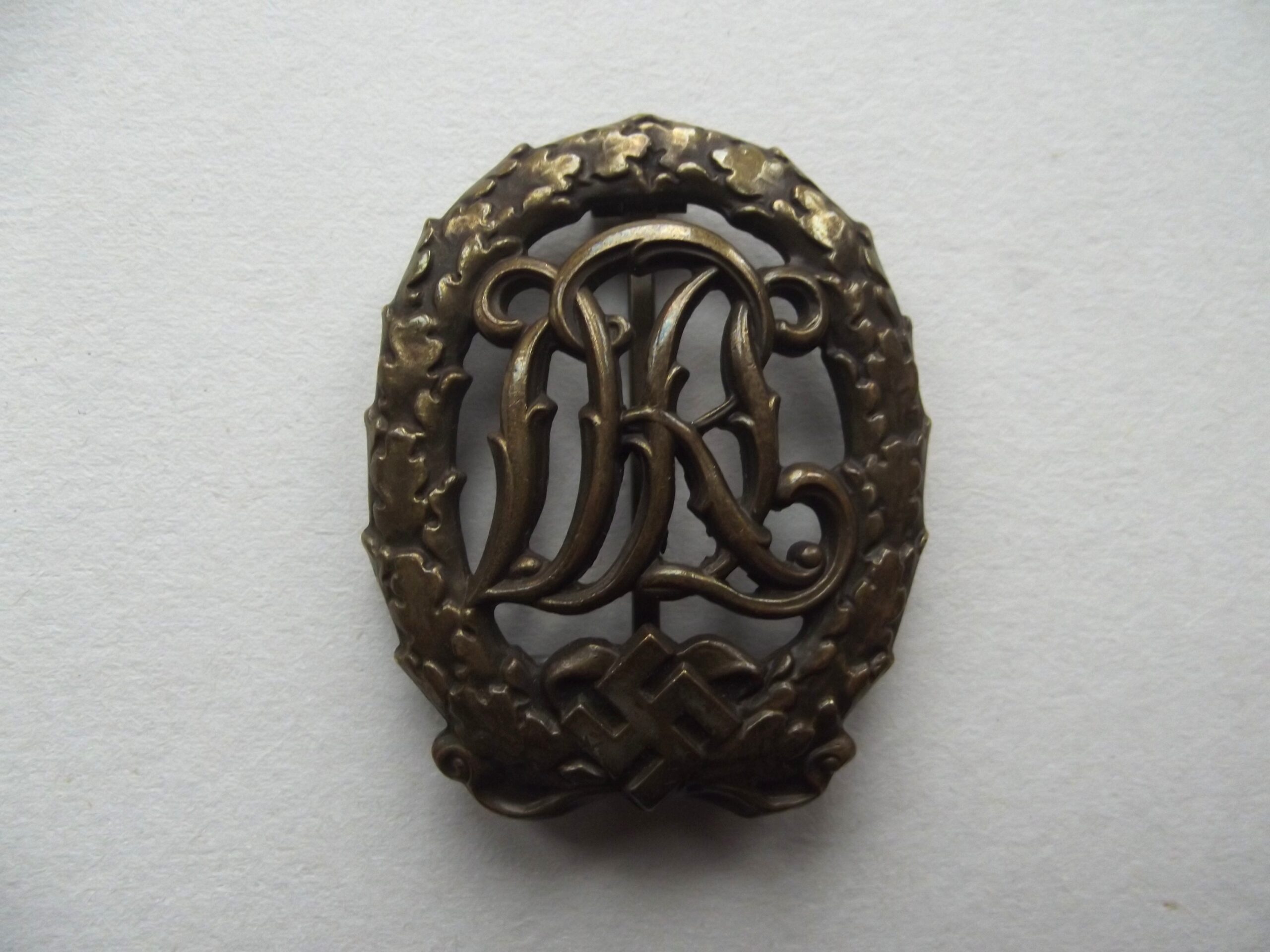 WW2 GERMAN THIRD REICH D.R.L BRONZE SPORTS BADGE