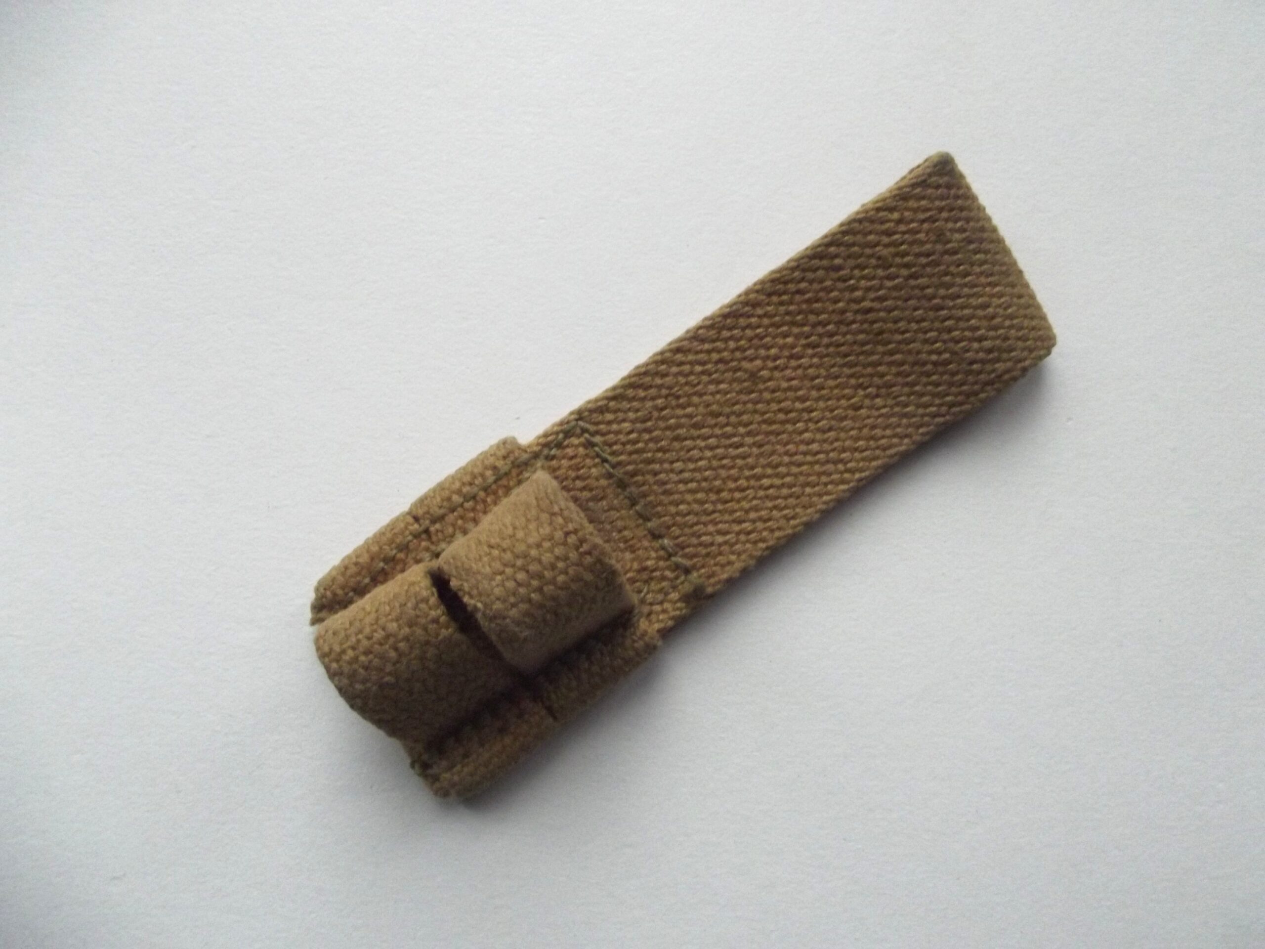 WW2 37 PTN CANADIAN WEBBING BAYONET FROG DATED 1943