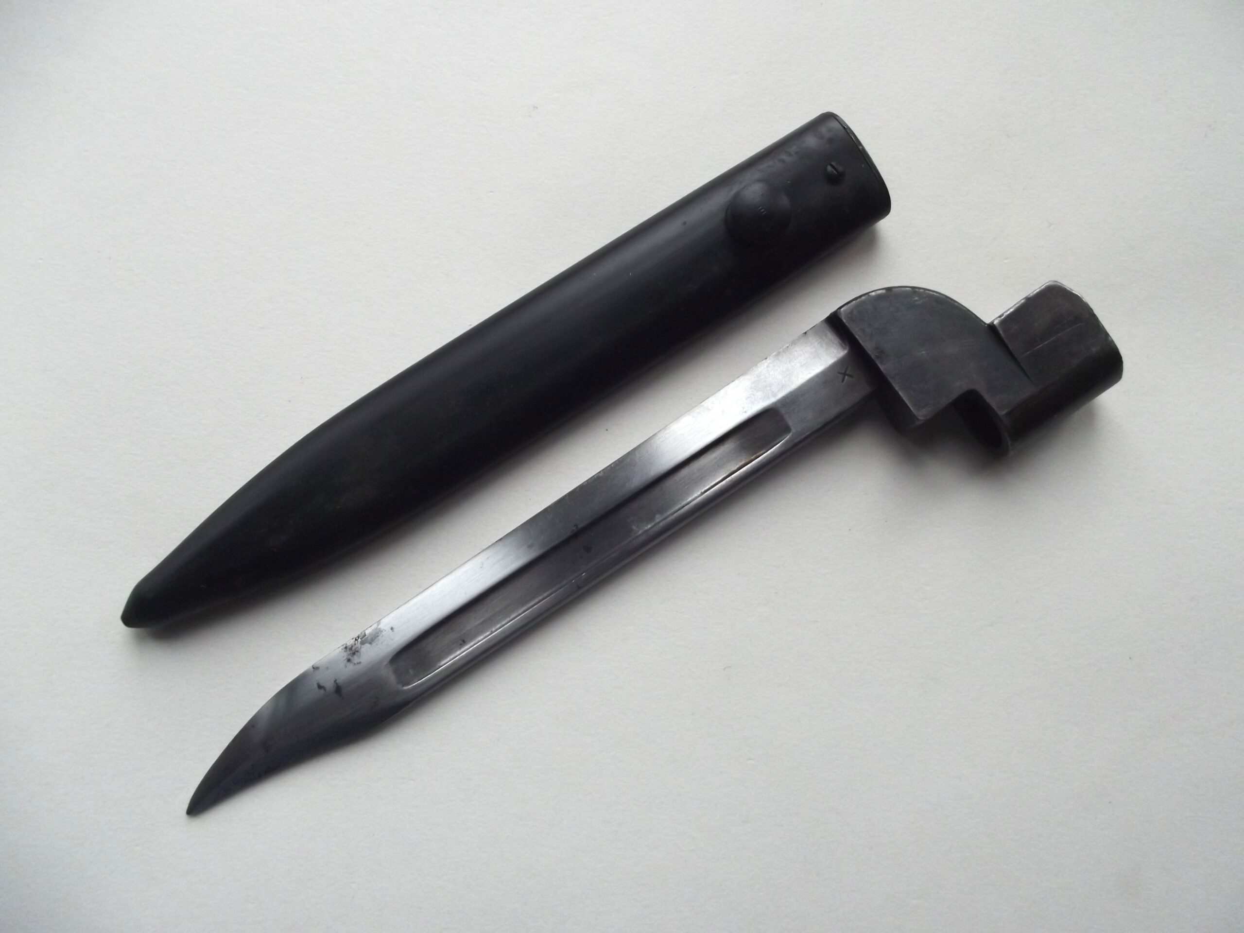 BRITISH ARMY NO 9 MK 1 BAYONET & SCABBARD DATED 1950
