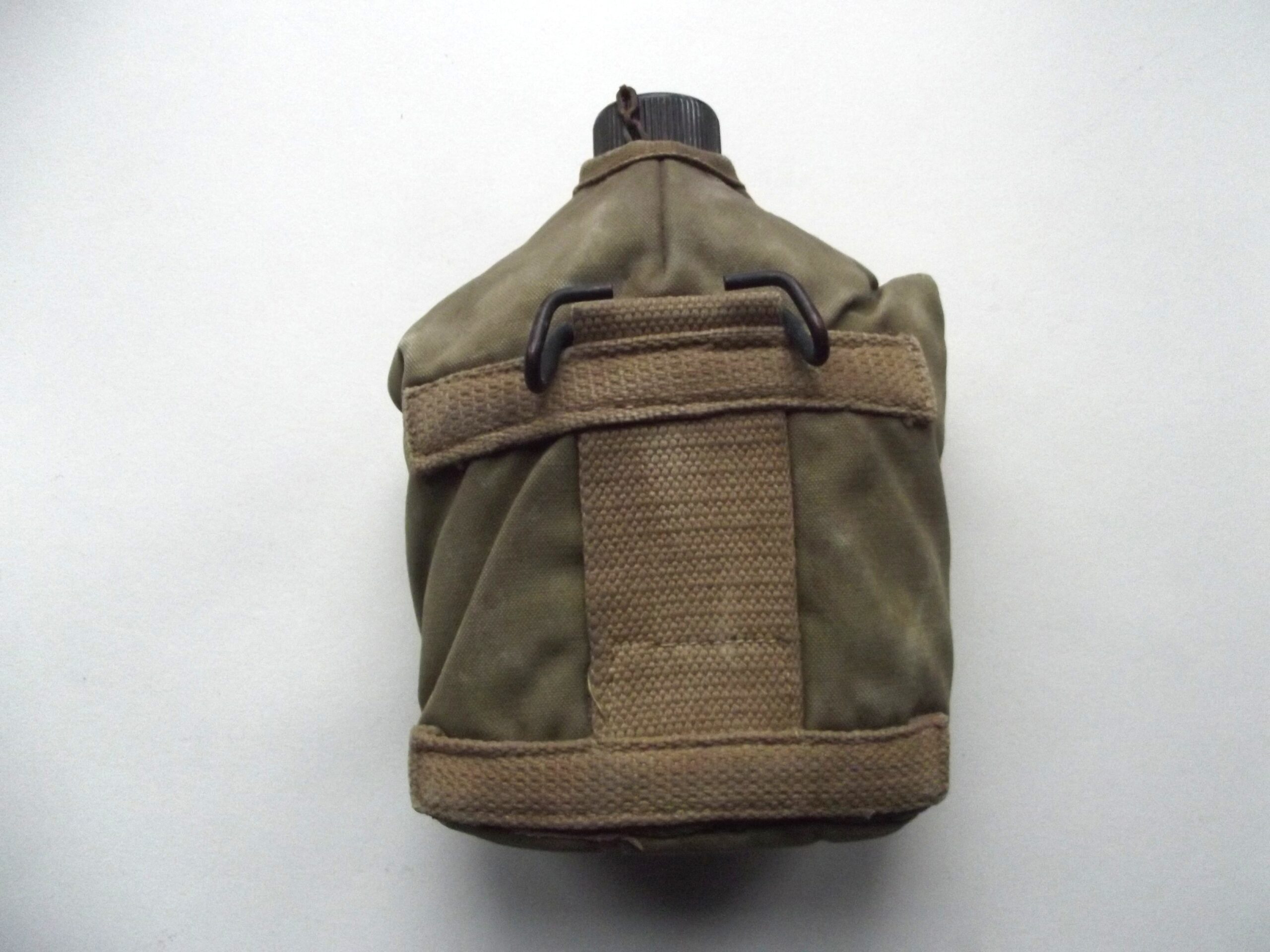 WW2 AMERICAN BRITISH MADE CAVALRY CANTEEN COVER & CONTENTS DATED 1943,44,45
