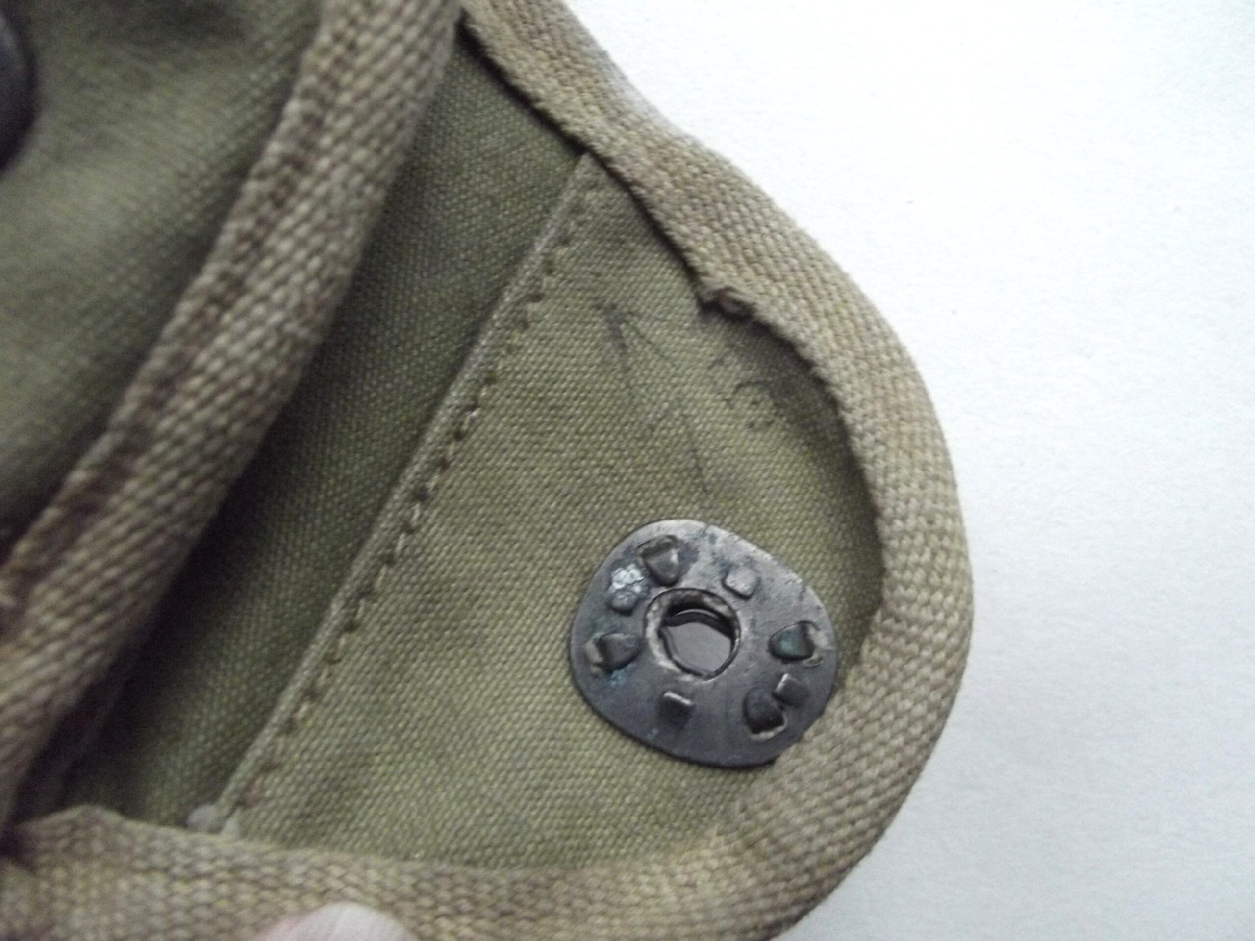 WW2 AMERICAN BRITISH MADE CAVALRY CANTEEN COVER & CONTENTS DATED 1943,44,45