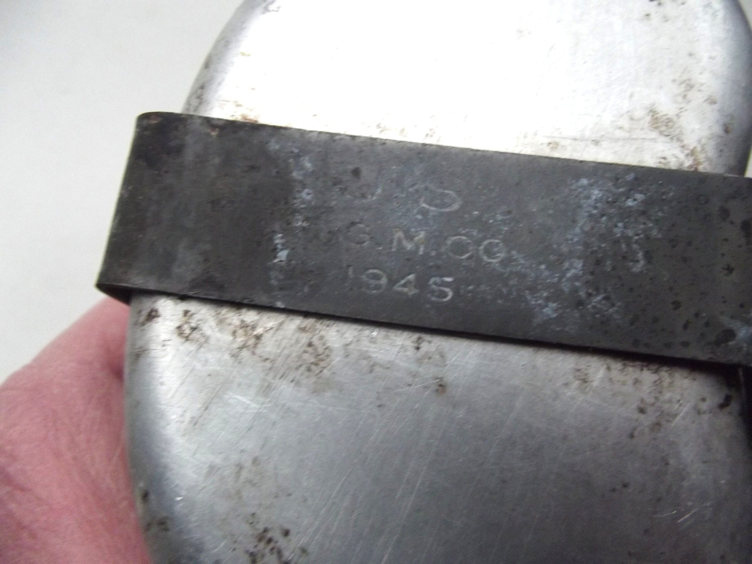WW2 AMERICAN BRITISH MADE CAVALRY CANTEEN COVER & CONTENTS DATED 1943,44,45