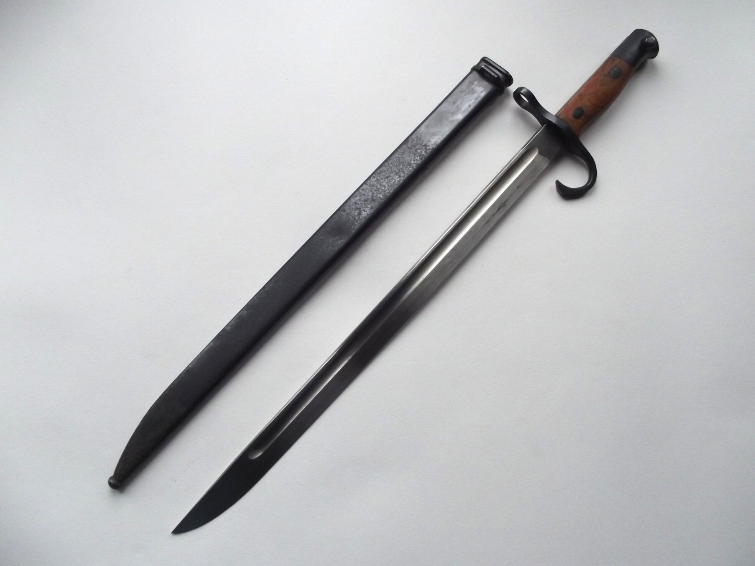 WW2 JAPANESE ARISAKA TYPE 30 BAYONET & SCABBARD