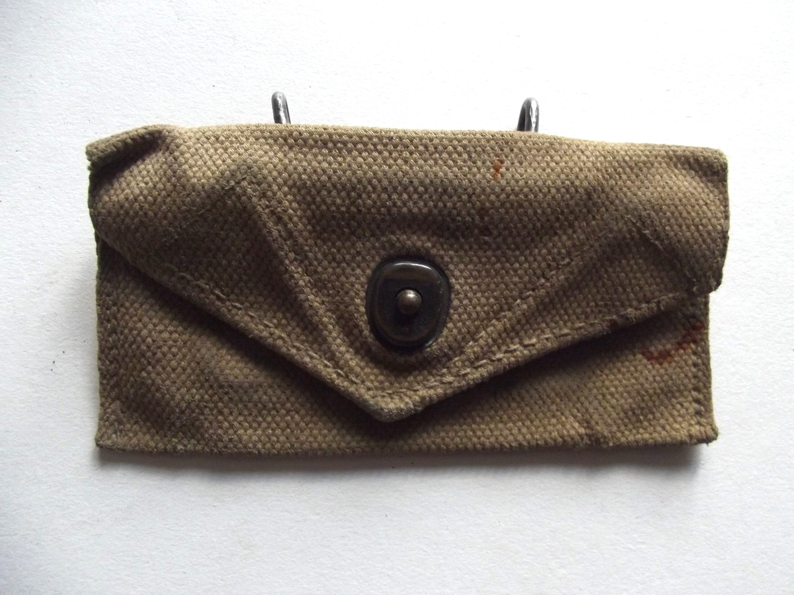 WW2 AMERICAN M1924 FIRST AID WEBBING POUCH DATED 1942