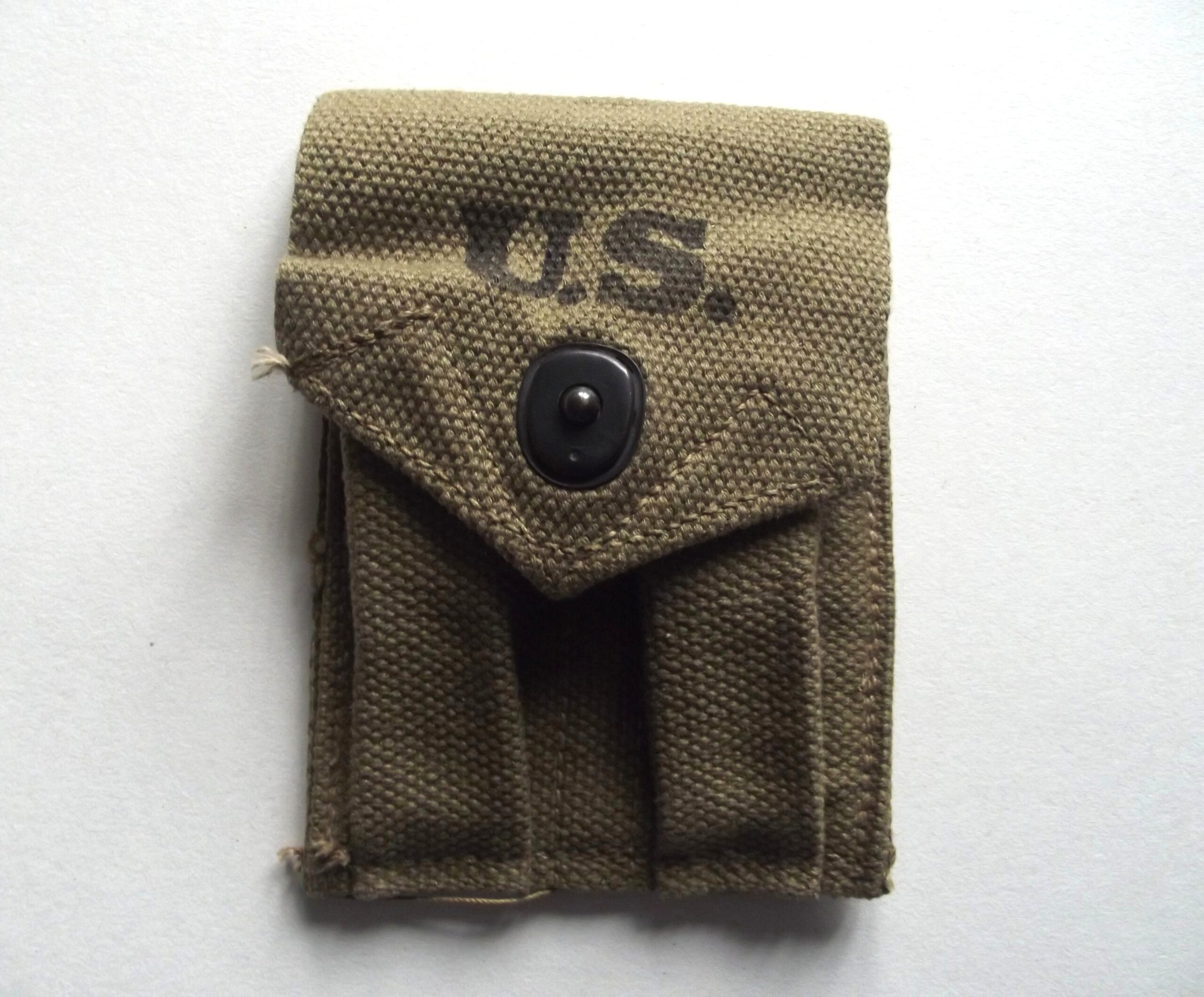 WW2 AMERICAN M1923 COLT .45 WEBBING MAGAZINE POUCH DATED 1942