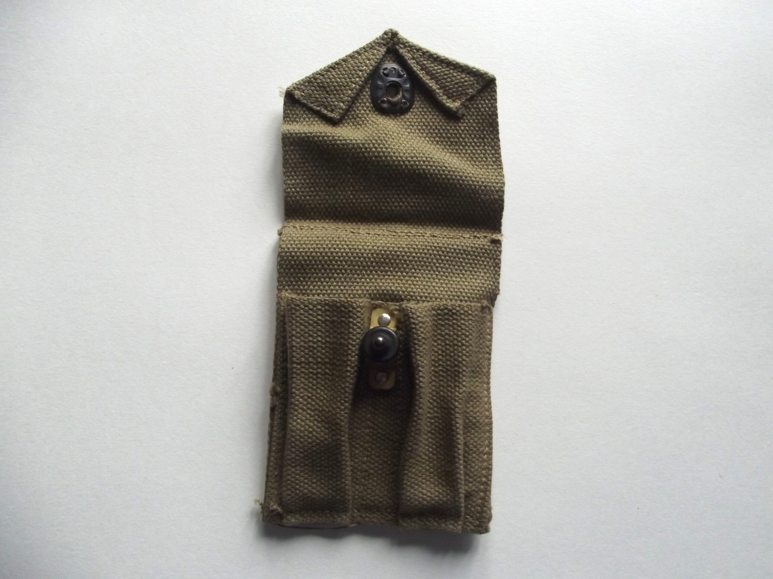 WW2 AMERICAN M1923 COLT .45 WEBBING MAGAZINE POUCH DATED 1942