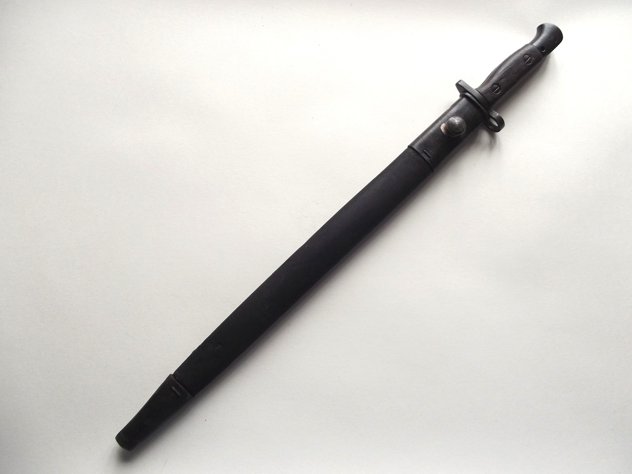 WW1 1907 BAYONET & SCABBARD DATED 1917