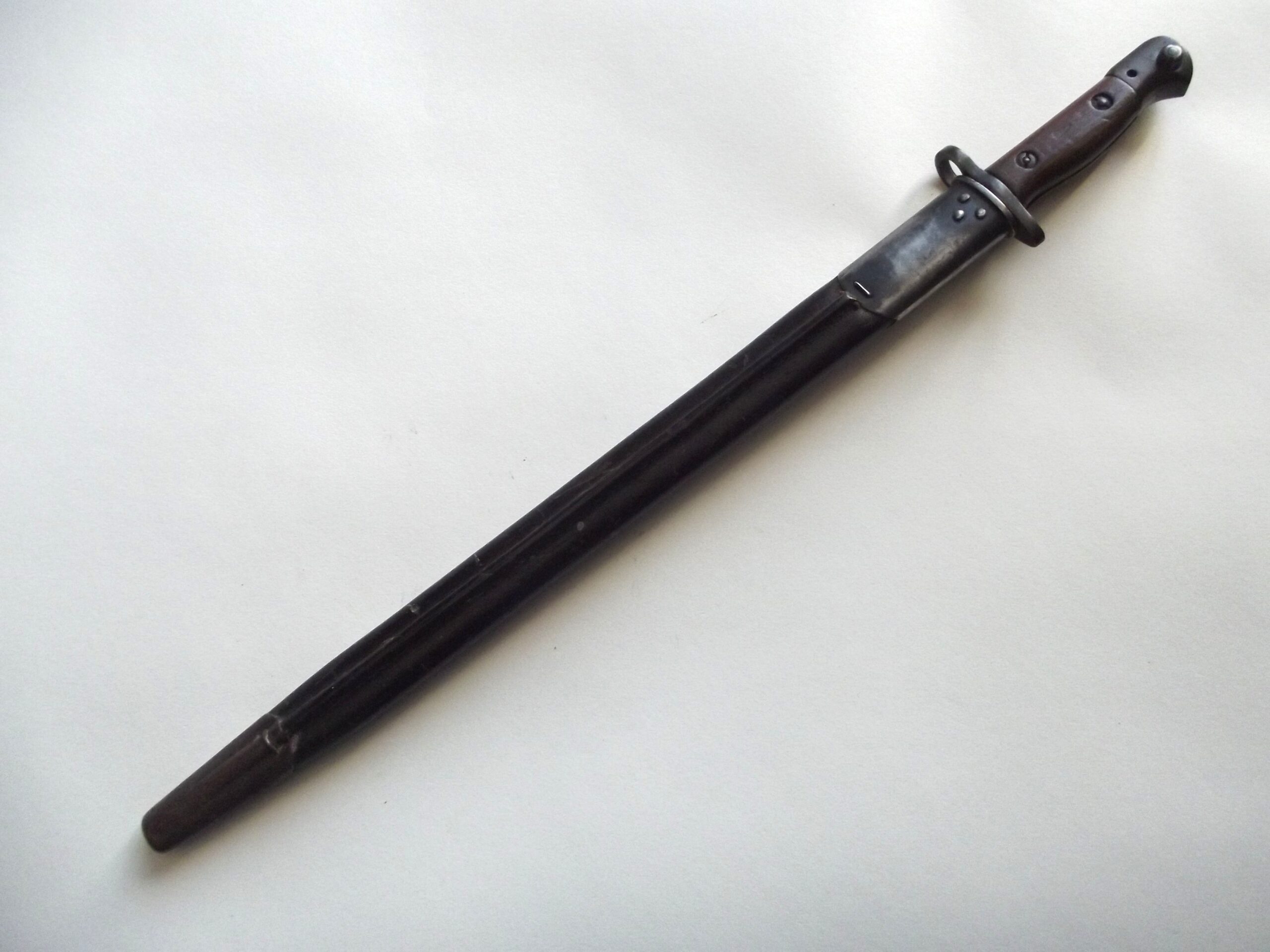 WW1 1907 BAYONET & SCABBARD DATED 1917 WILKINSON