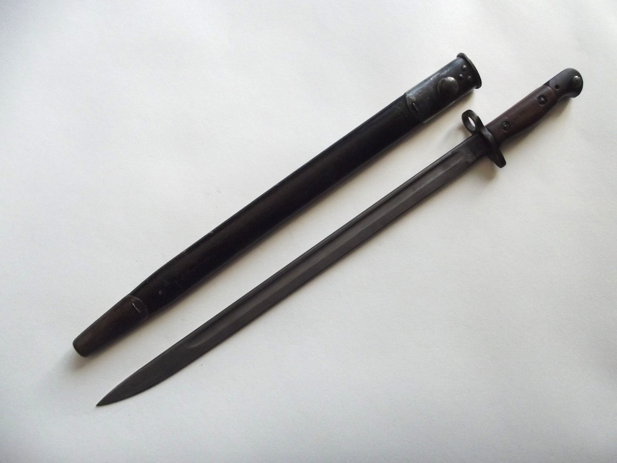 WW1 1907 BAYONET & SCABBARD DATED 1917 WILKINSON