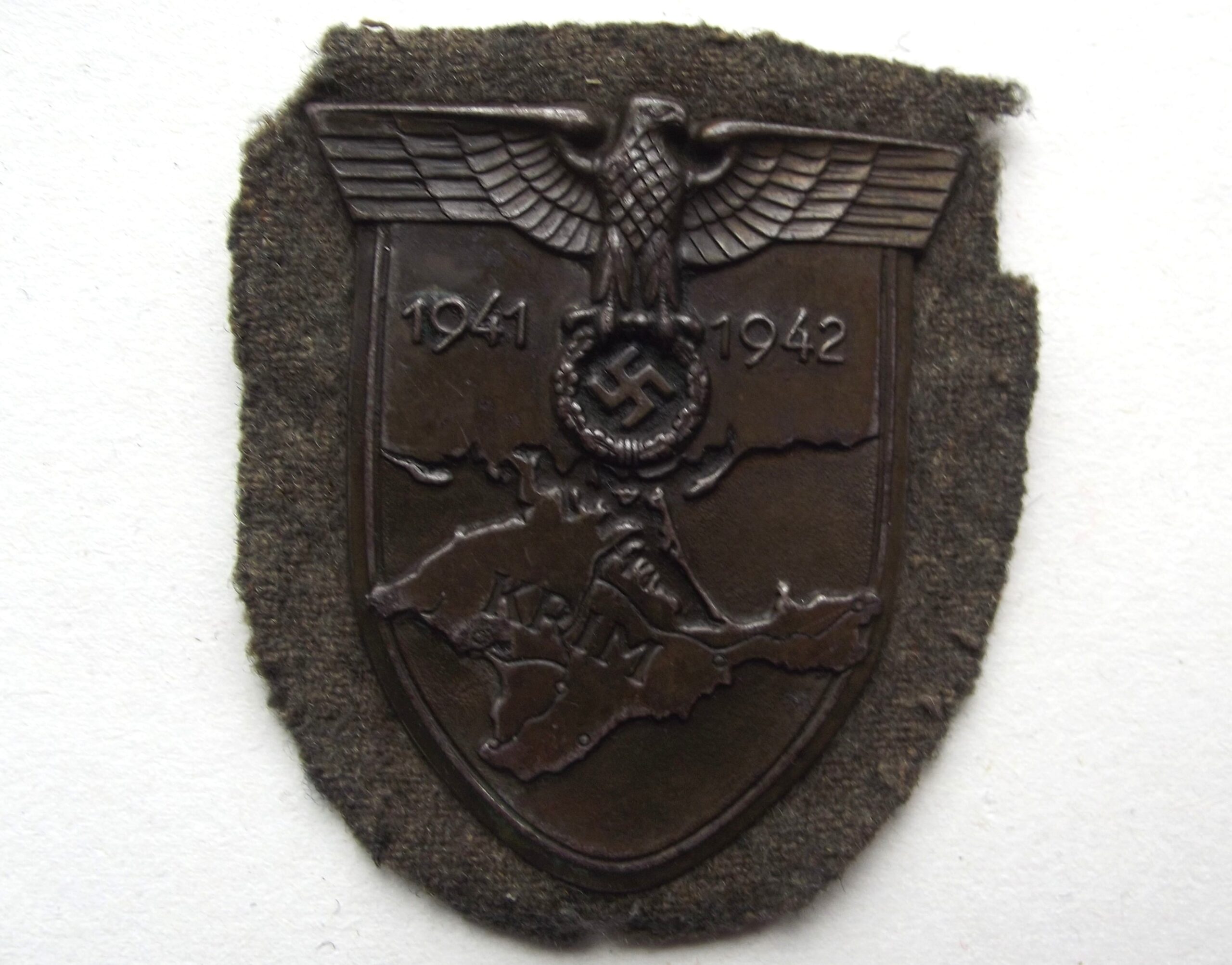 WW2 GERMAN KRIM SHIELD & BACKING CLOTH