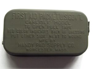 WW2 AMERICAN FIRST AID CARLISLE MODEL TIN SEALED