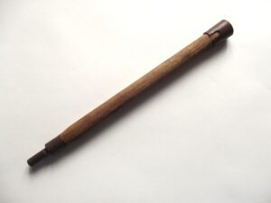 WW2 INTRENCHING TOOL HALVE DATED 1944