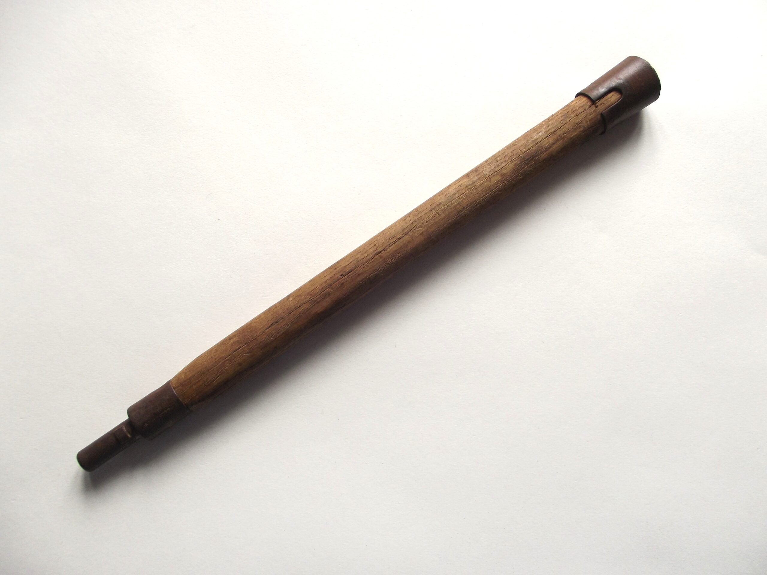 WW2 INTRENCHING TOOL HALVE DATED 1944