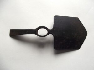 WW2 BRITISH INTRENCHING TOOL DATED 1941