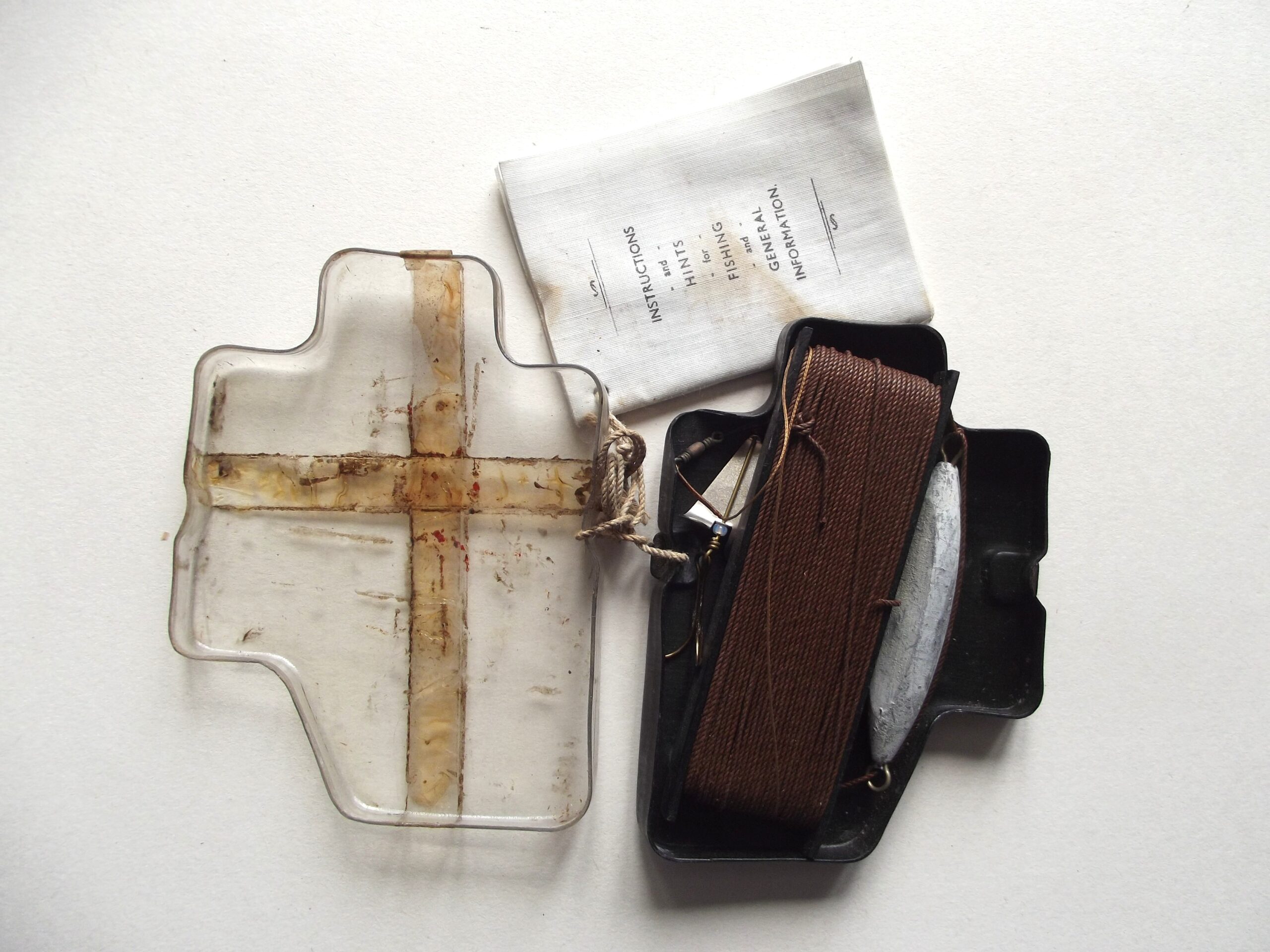 WW2 R.A.F 27c/2113 DINGHY FISHING SURVIVAL KIT