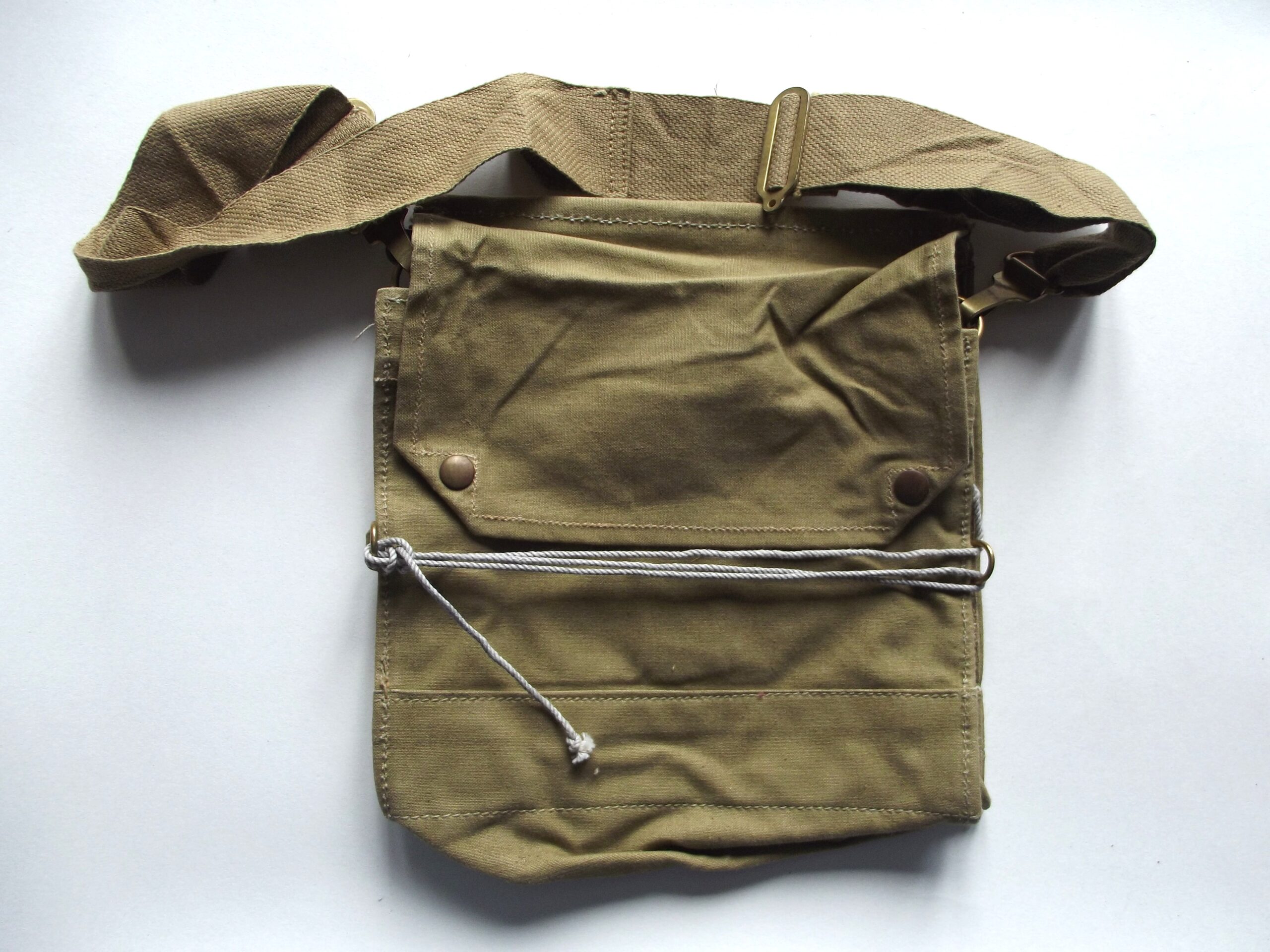 WW2 BRITISH ARMY GAS-MASK BAG DATED 1941