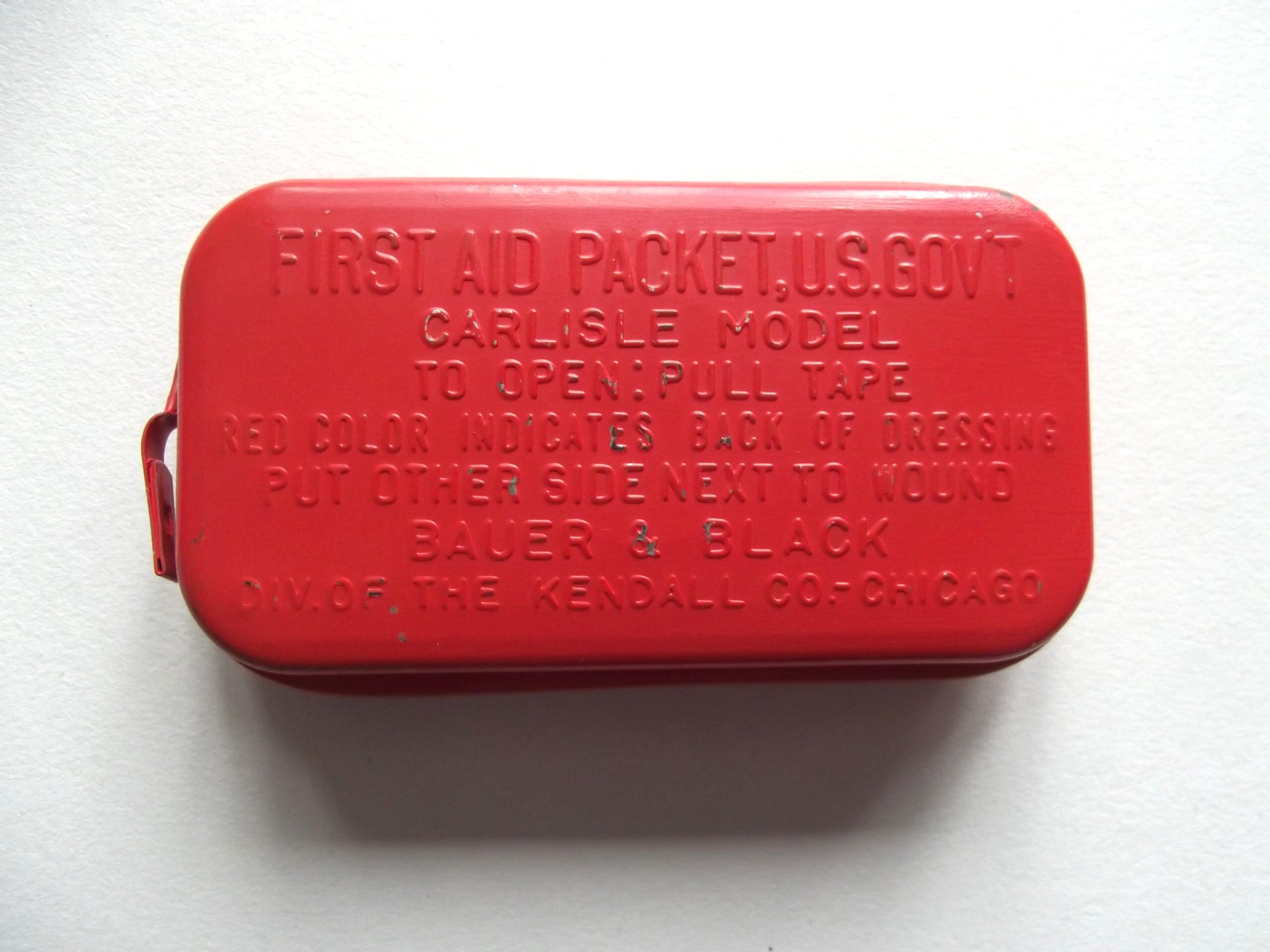 WW2 AMERICAN FIRST AID CARLISLE MODEL TIN