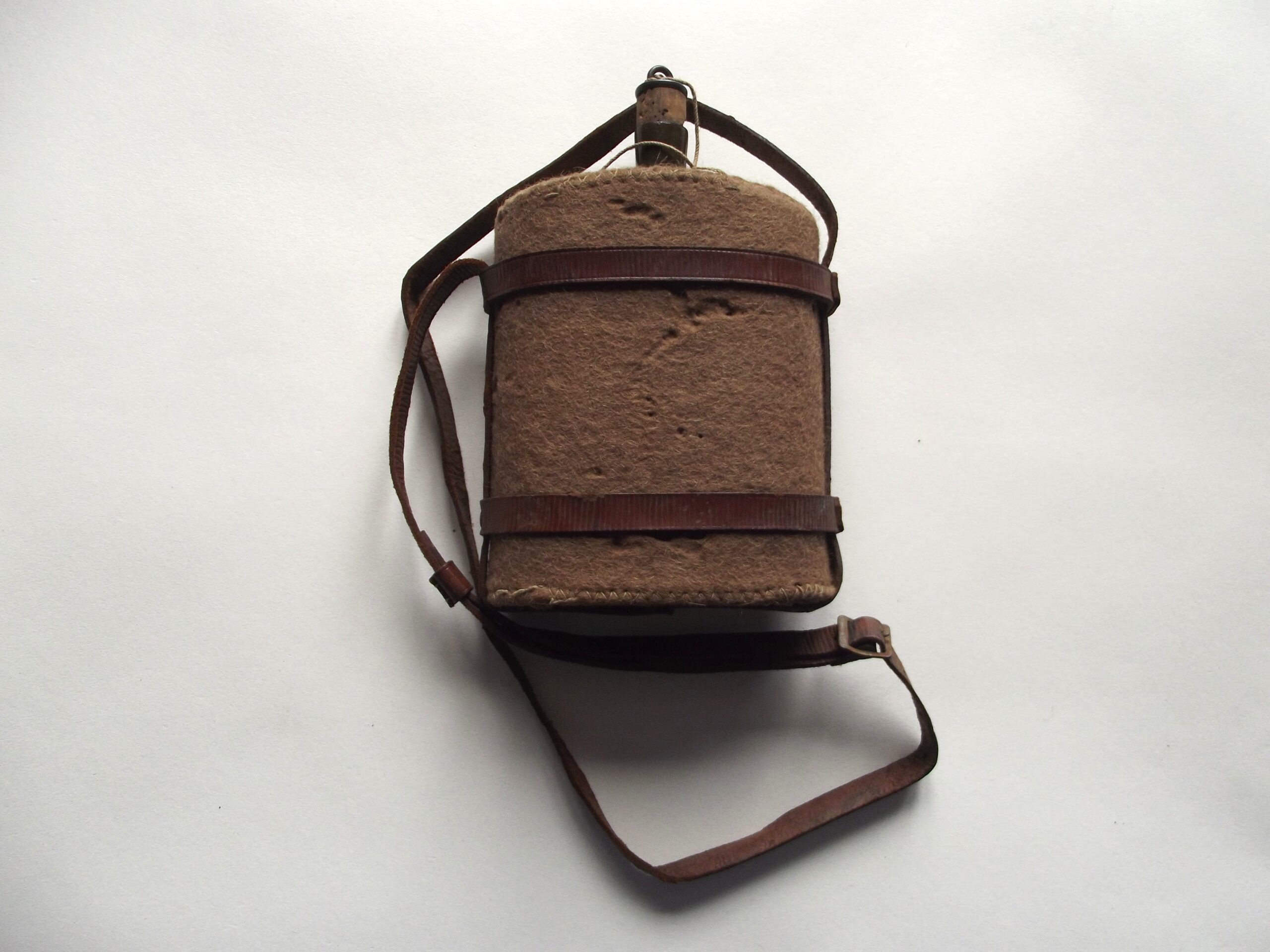 WW2 HOMEGUARD OFFICERS WATERBOTTLE & LEATHER CRADLE