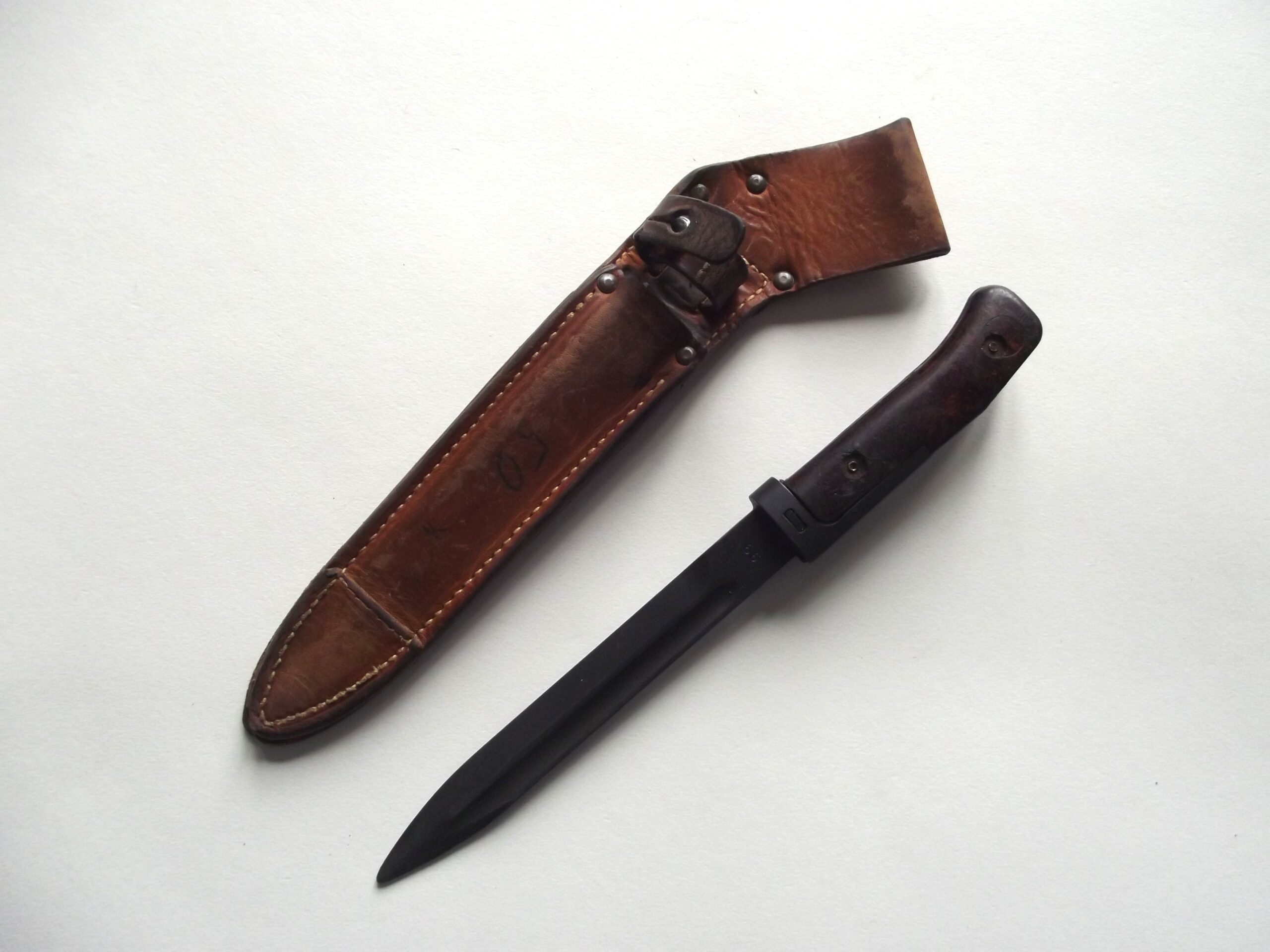CZECH VZ-58 BAYONET & LEATHER SCABBARD