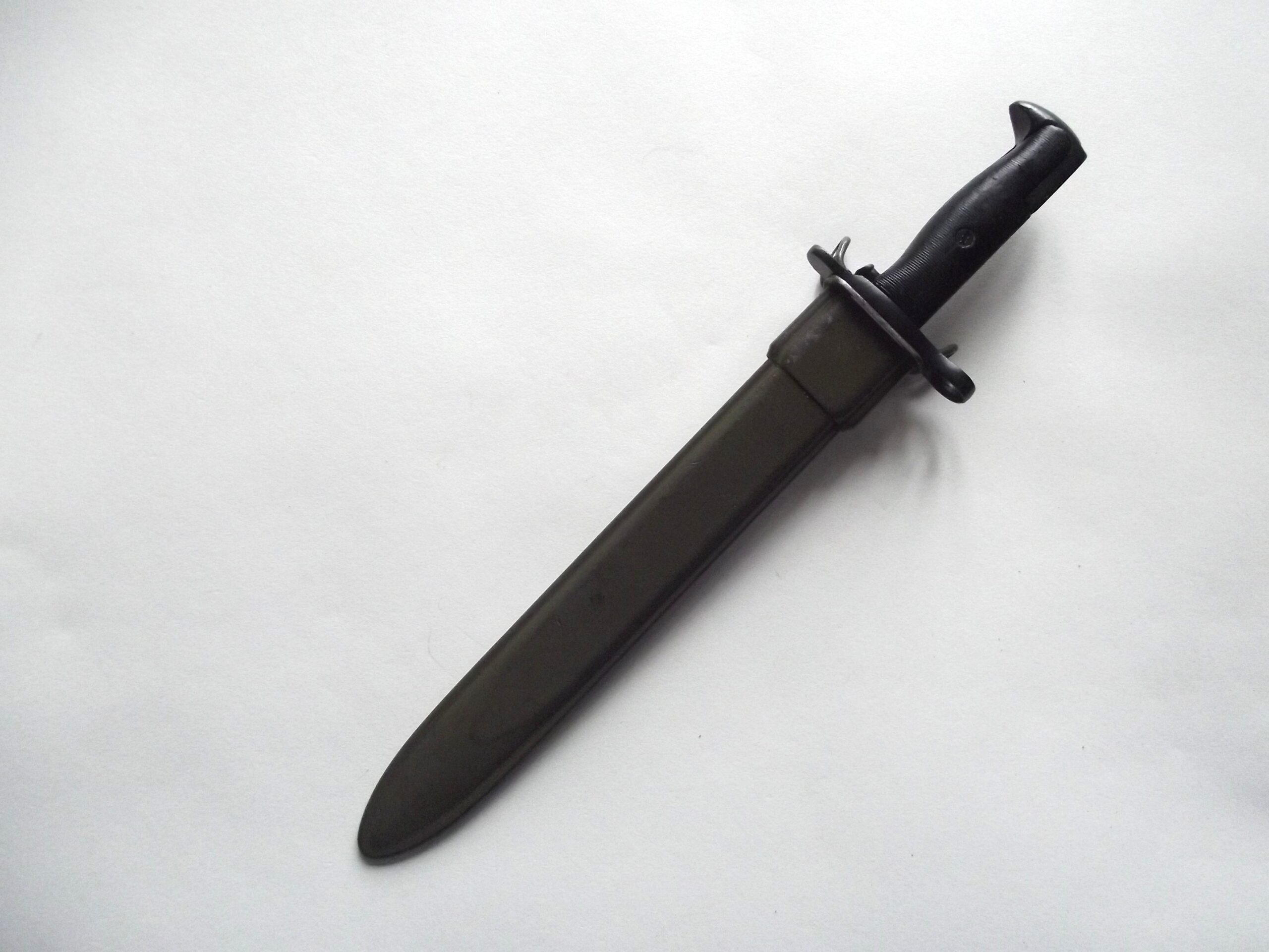 WW2 AMERICAN SPEARPOINT M1 BAYONET & SCABBARD U.F.H DATED1942