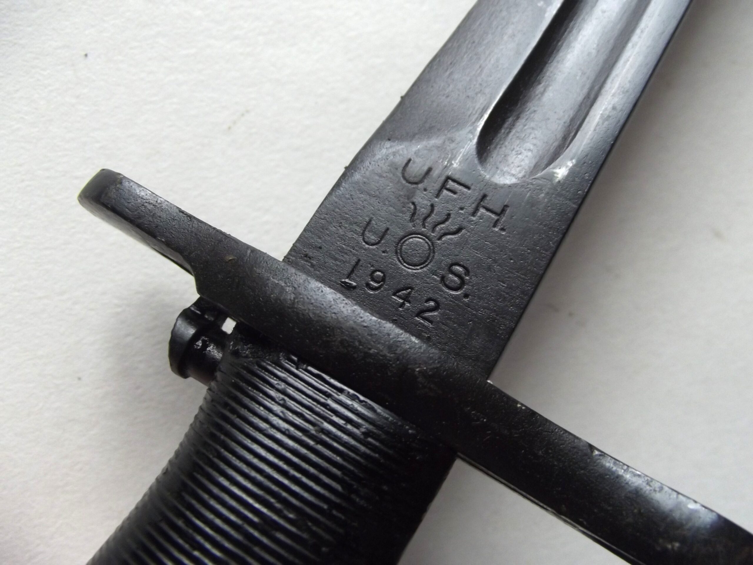 WW2 AMERICAN SPEARPOINT M1 BAYONET & SCABBARD U.F.H DATED1942