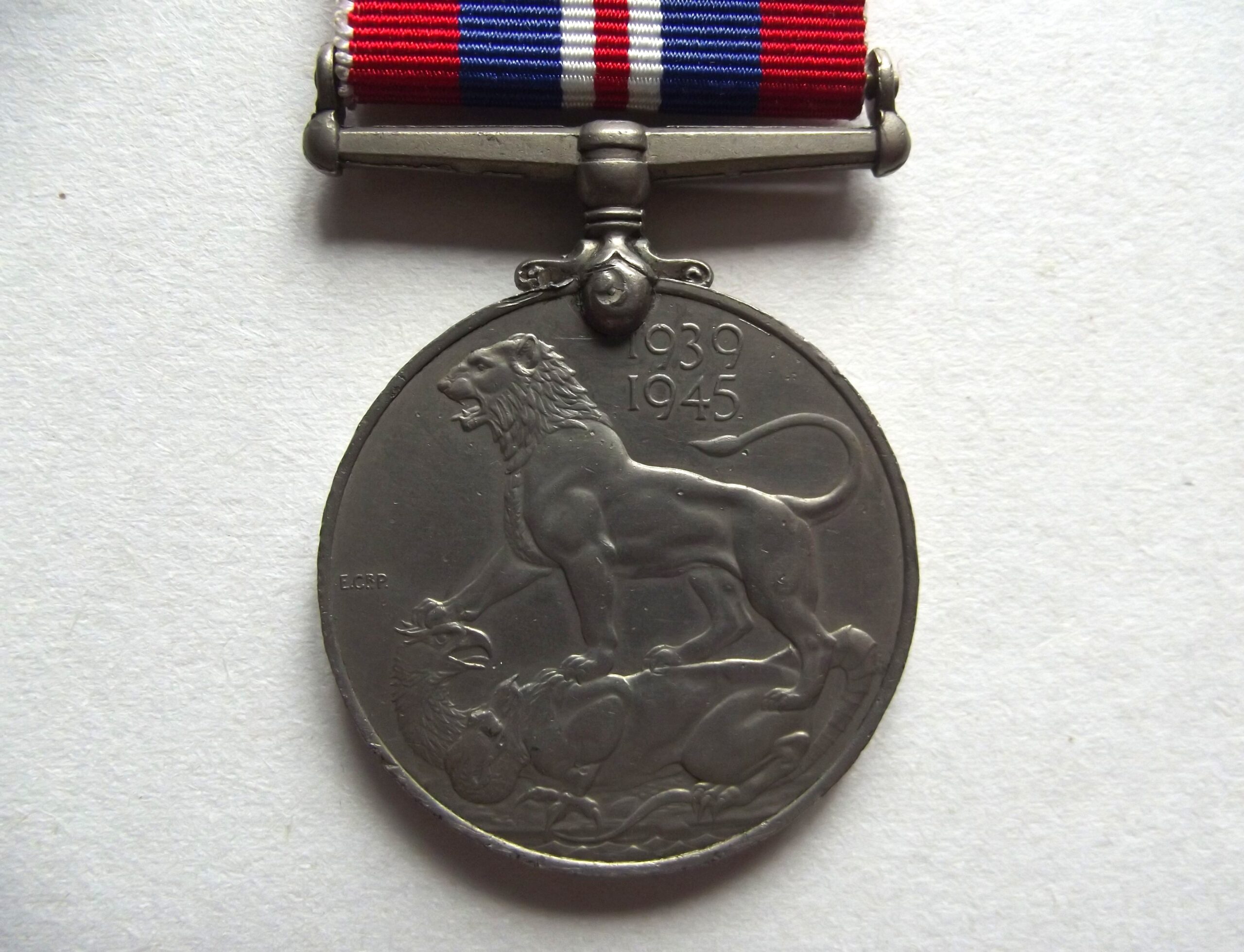 WW2 BRITISH WAR MEDAL & RIBBON