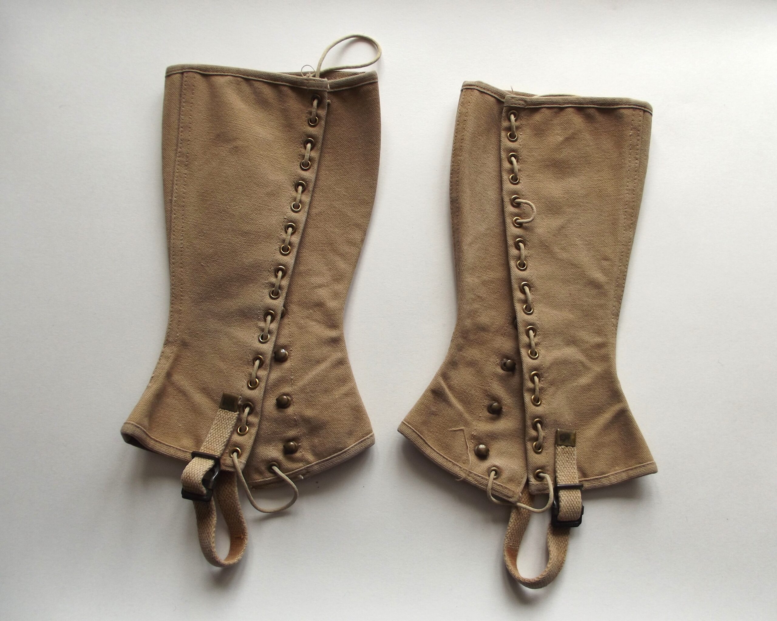 WW2 AMERICAN M1938 GAITERS SIZE 3R DATED 1941