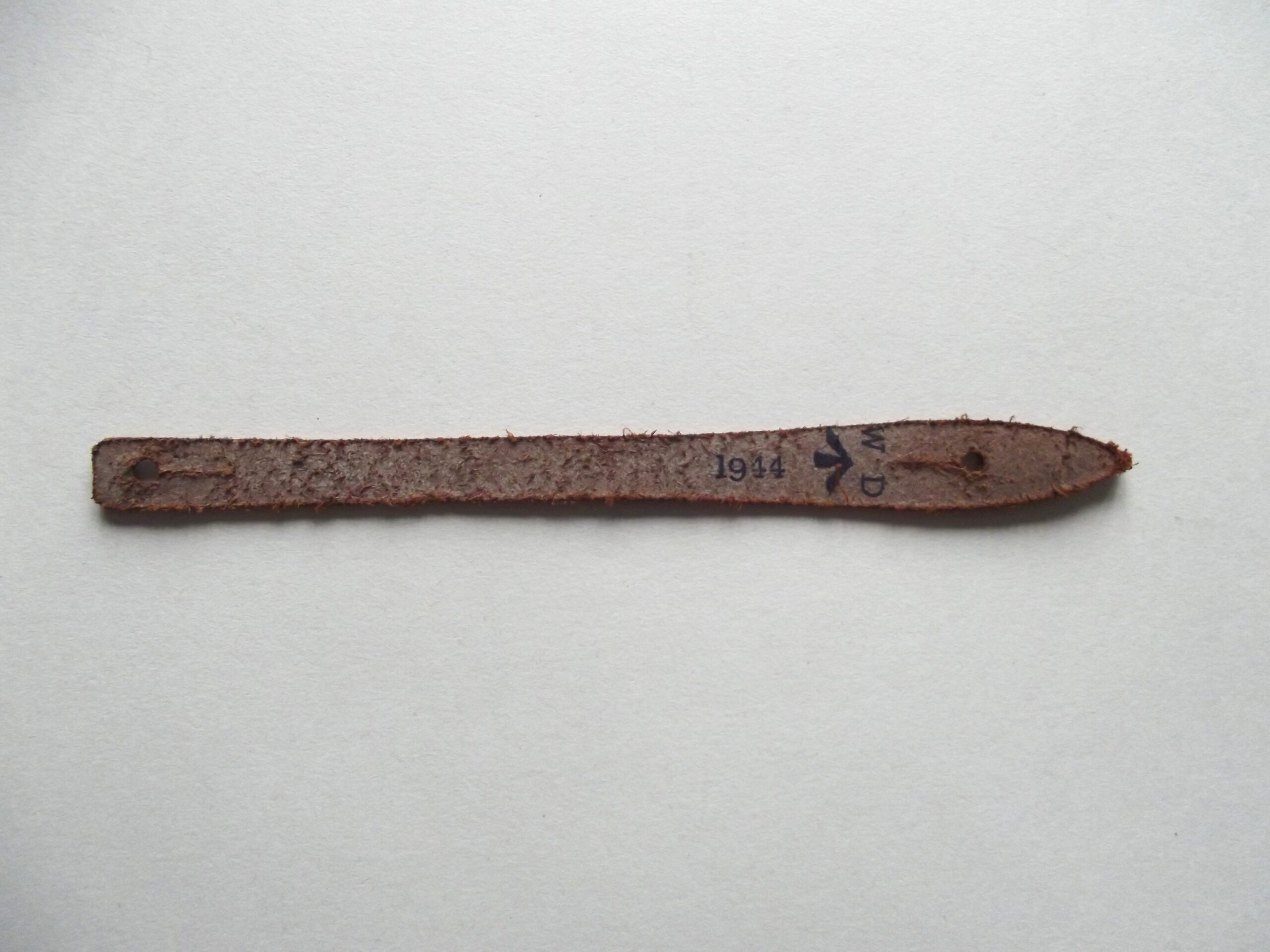 WW2 BRITISH ARMY LEATHER WHISTLE LANYARD DATED 1944